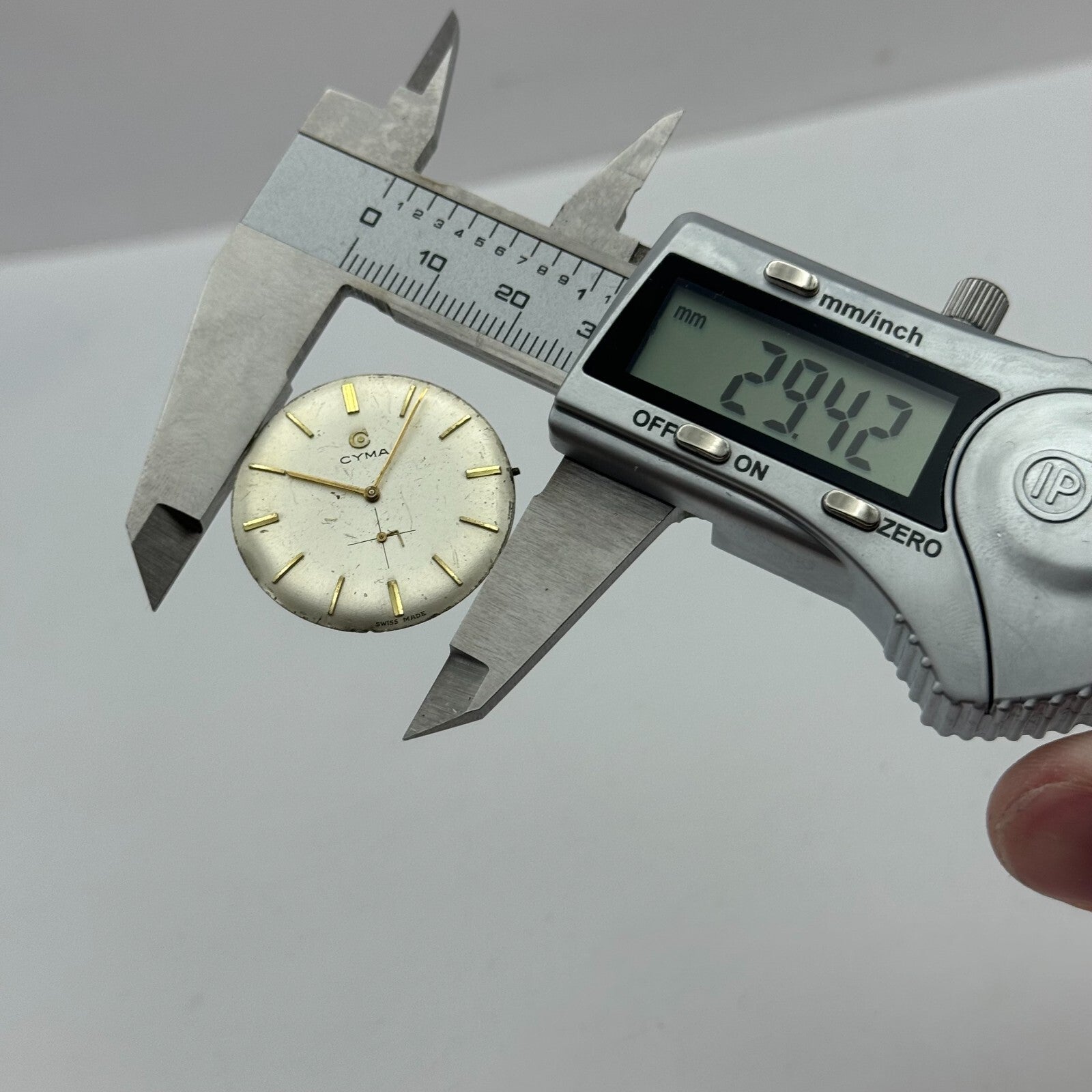 29.4mm Tavannes Cyma R474.2 Manual Wind Watch Movement Vintage Swiss PARTS SPARE