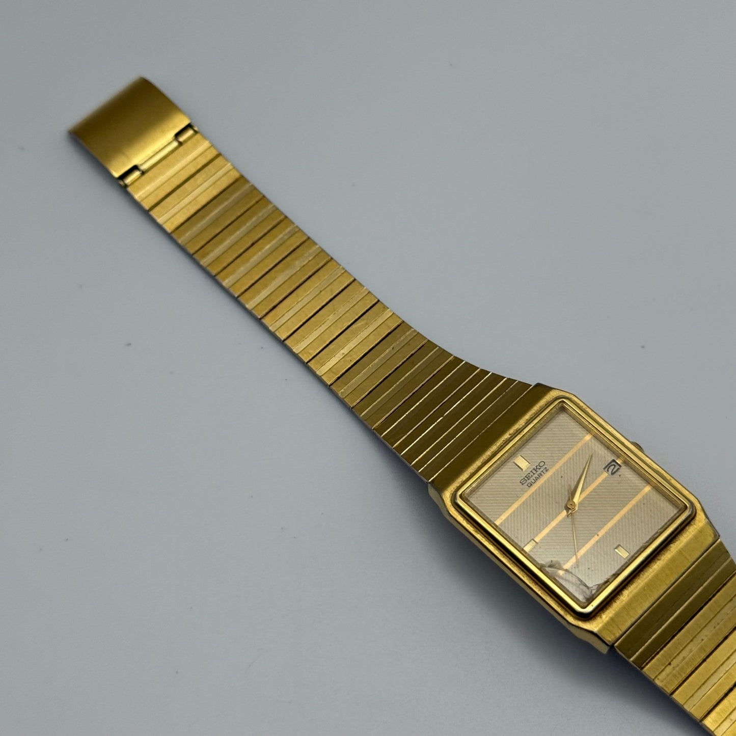 Seiko Ladies Quartz Watch Date Dial Gold Tone Bracelet Japan 25mm PARTS REPAIR