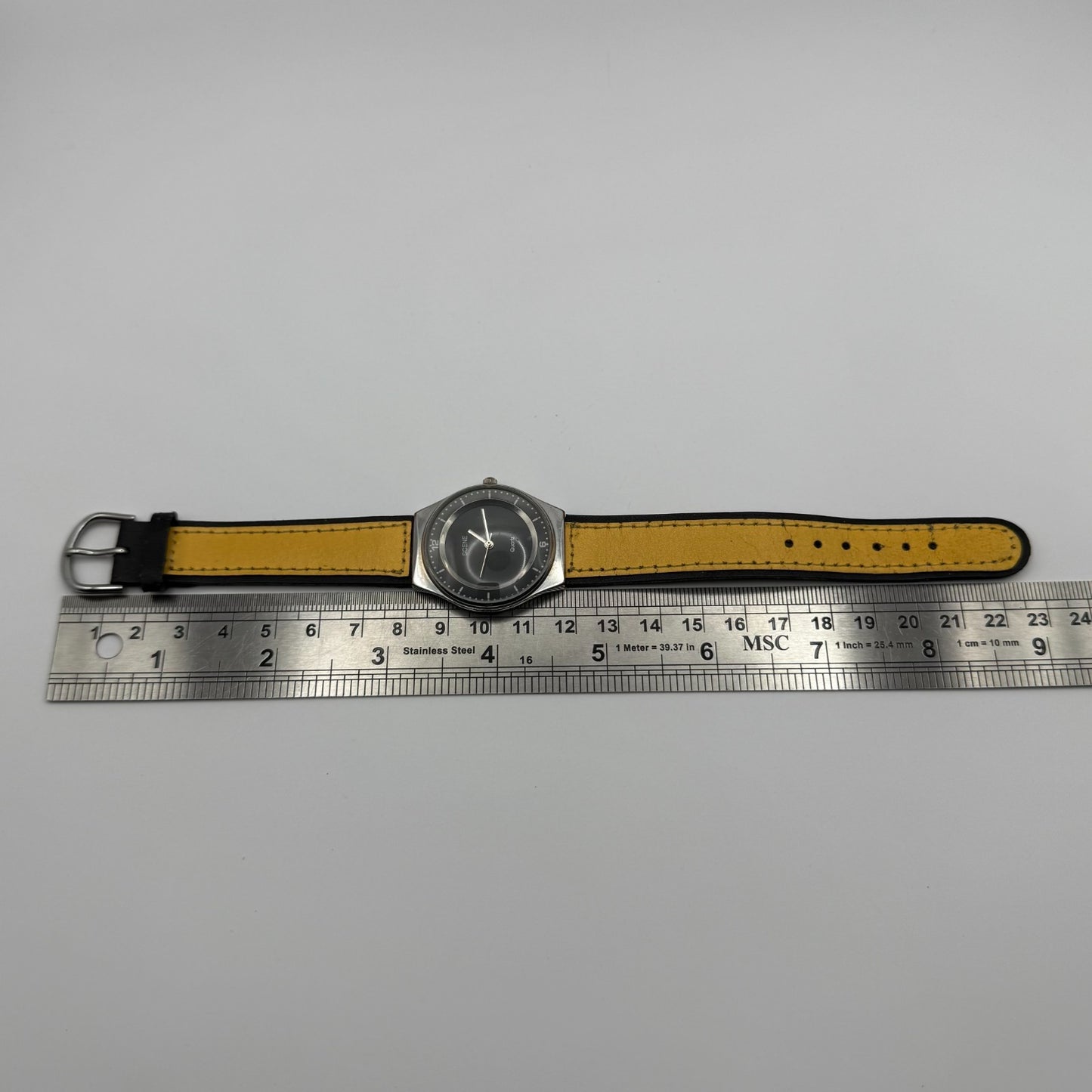 Scene Ladies Quartz Watch Black Dial Yellow Leather Strap Working 32mm