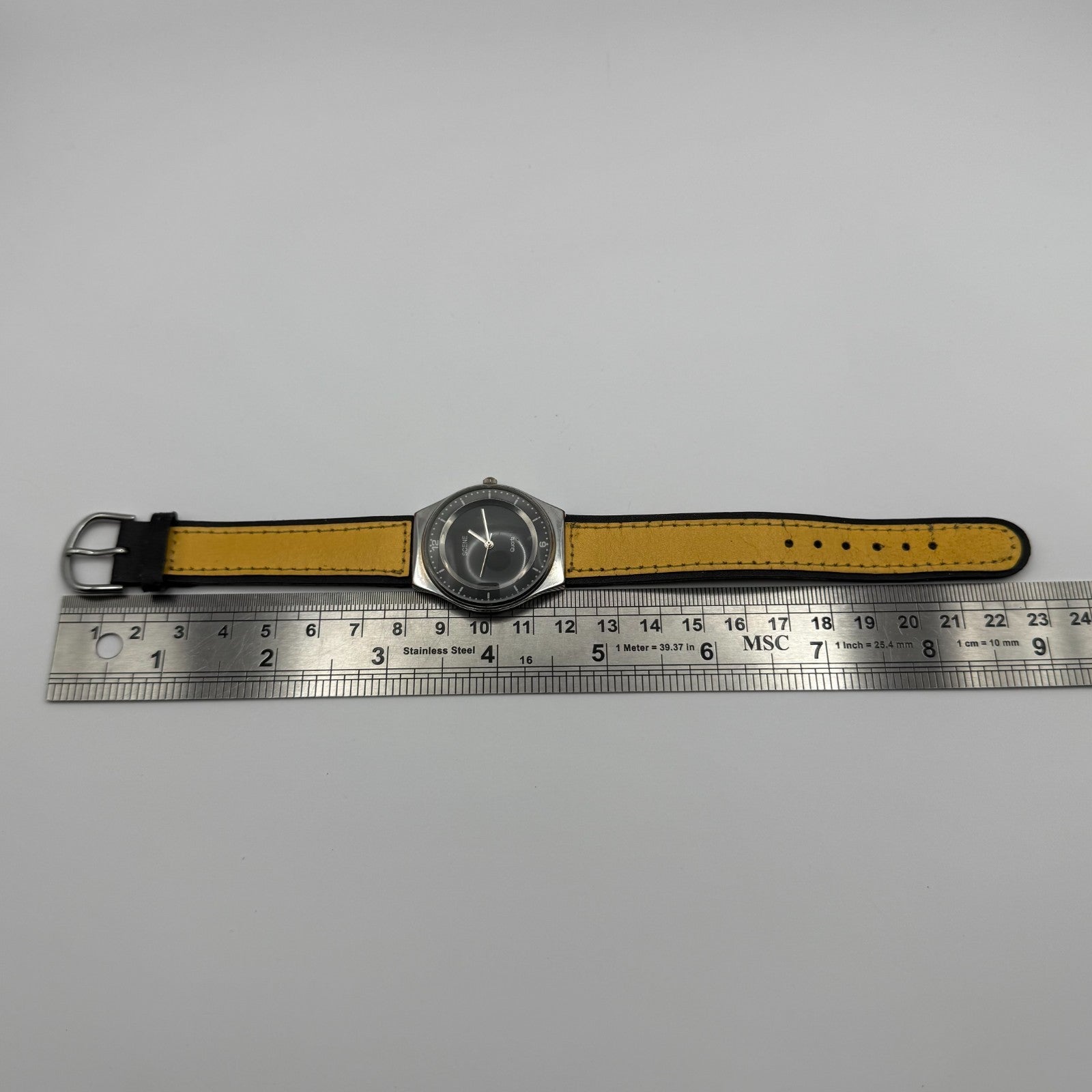 Scene Ladies Quartz Watch Black Dial Yellow Leather Strap Working 32mm