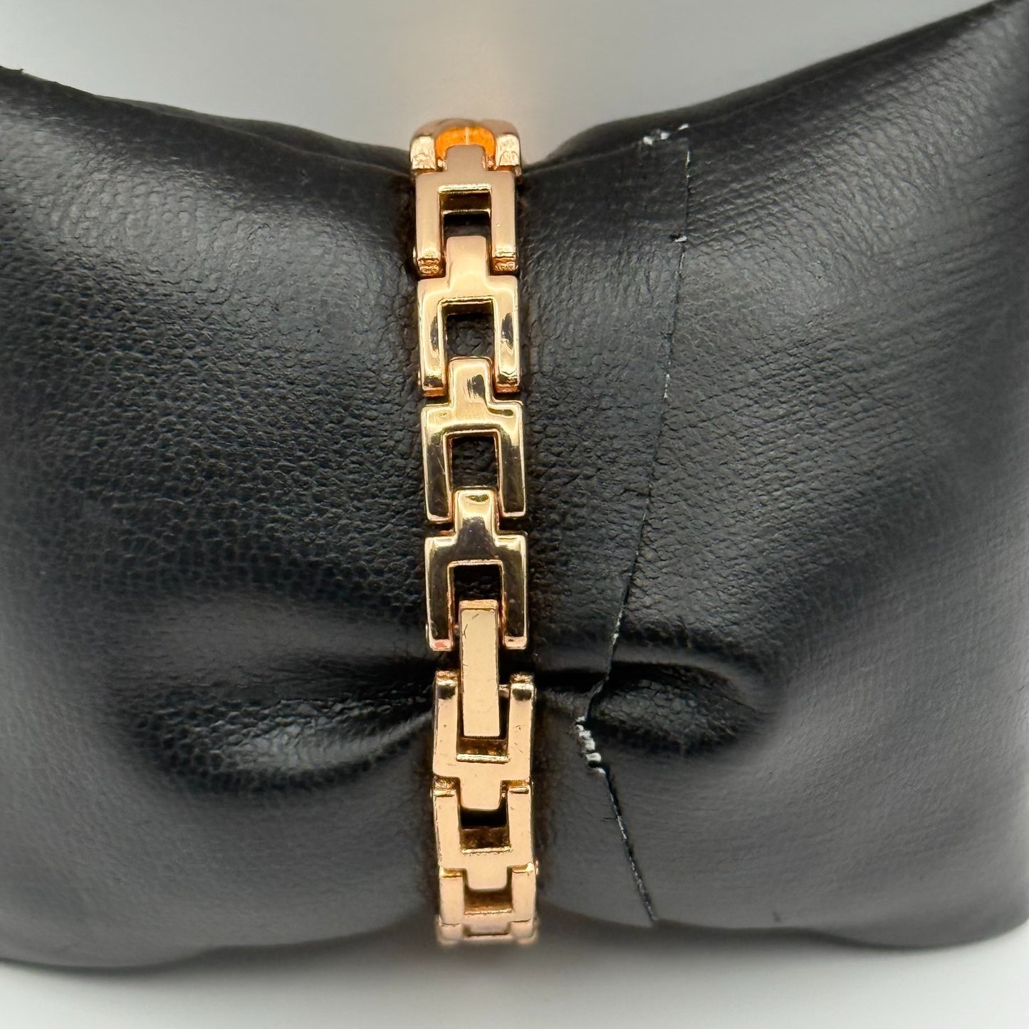 JW Ladies Quartz Watch Rose Gold Crystal Accents Working 21mm 5.25 Inches