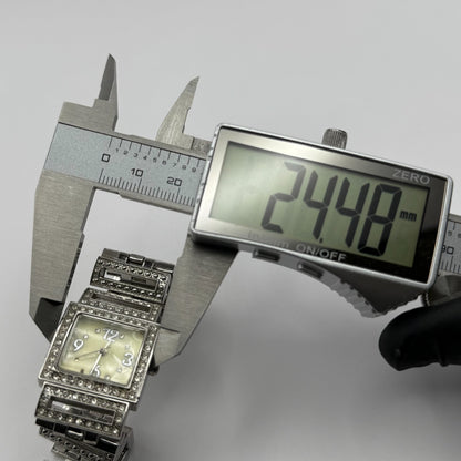 Elegant Ladies Quartz Watch Crystal Accents Silver Tone Bracelet Working 24mm