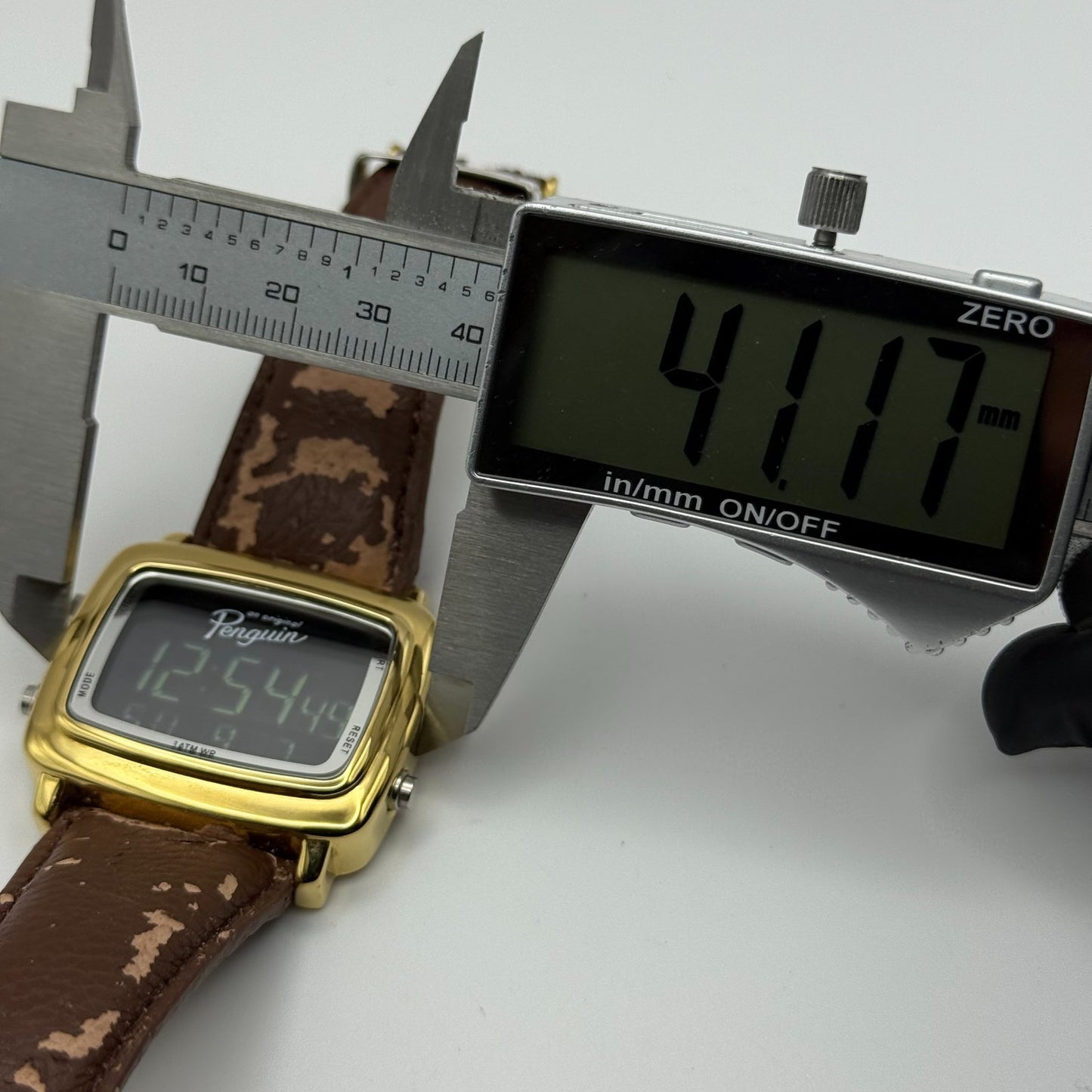 An Original Penguin Digital Quartz Watch Gold Tone Case Japan Working 41mm