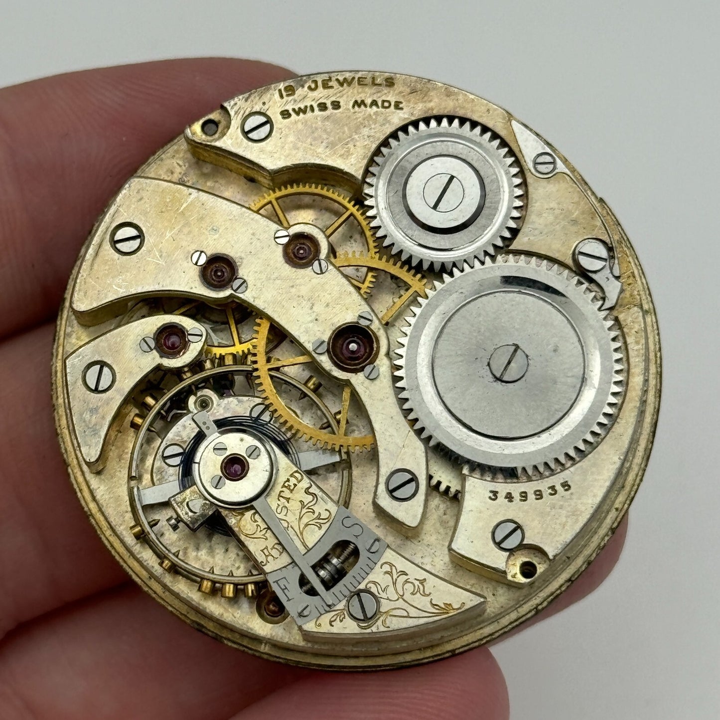 42mm Unidentified High Grade 19 Jewels Swiss Hunter Pocket Watch Movement PARTS