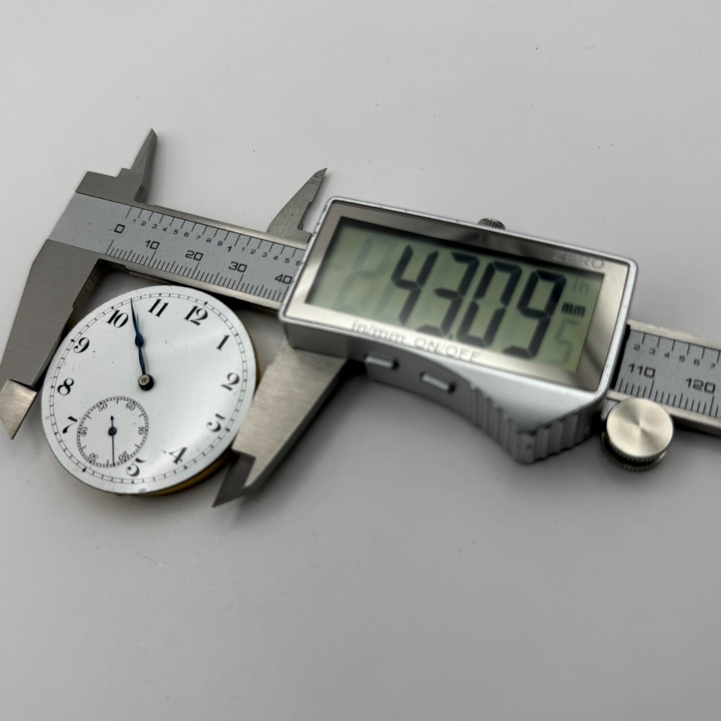 Unicorn Pocket Watch Movement Open Face 15 Jewels Swiss Parts Repair 41.1mm