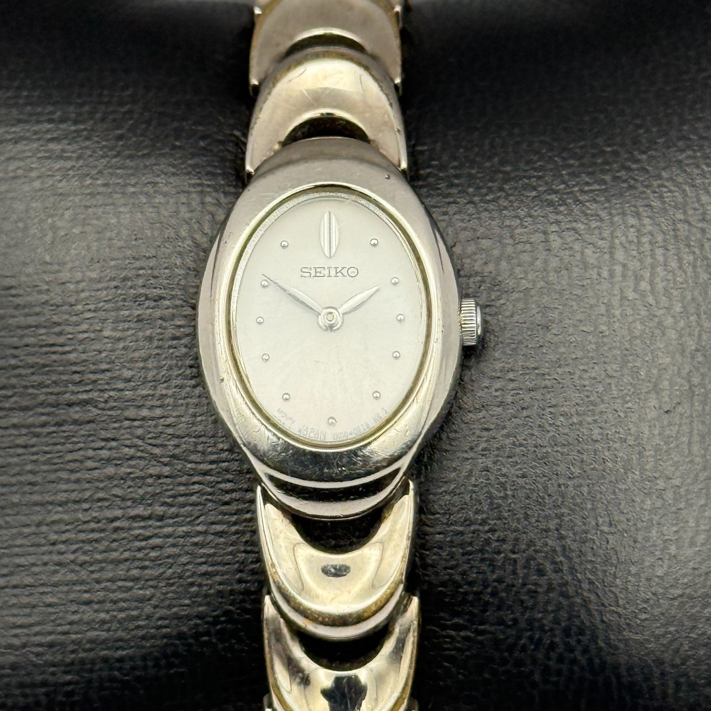 Seiko Ladies Quartz Watch Oval Dial Silver Tone Bracelet Japan Working 16mm