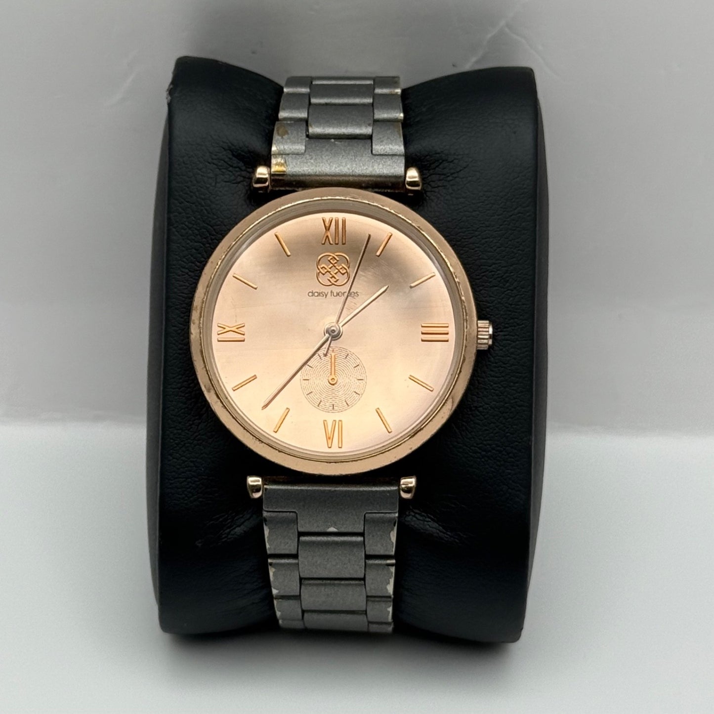 Working Daisy Fuentes Sub Seconds Ladies 33mm Quartz Watch DF145RGGY New Battery