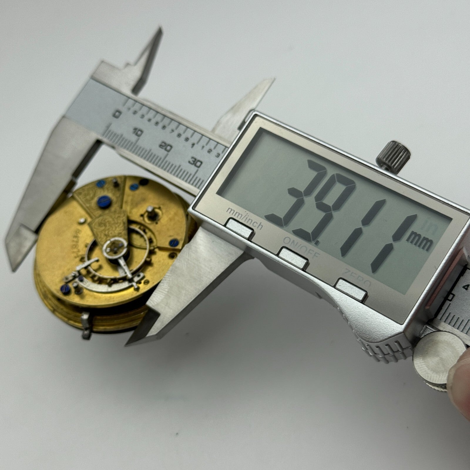 44.6mm Antique John Wilson Ossett Key Wound Pocket Watch Movement PARTS REPAIR