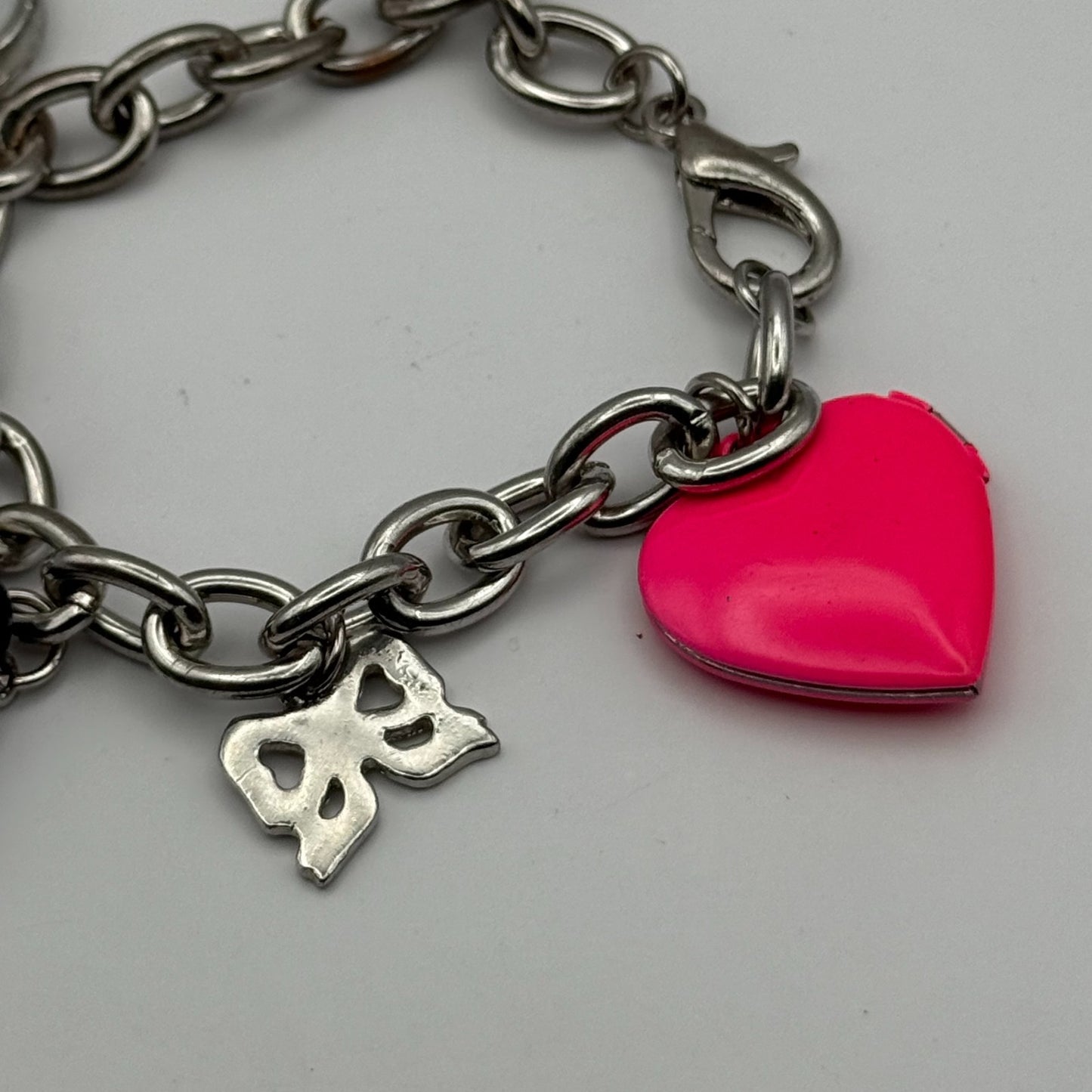 Ladies Quartz Watch Heart Dial Silver Tone Bracelet Stylish Charms Working 28mm