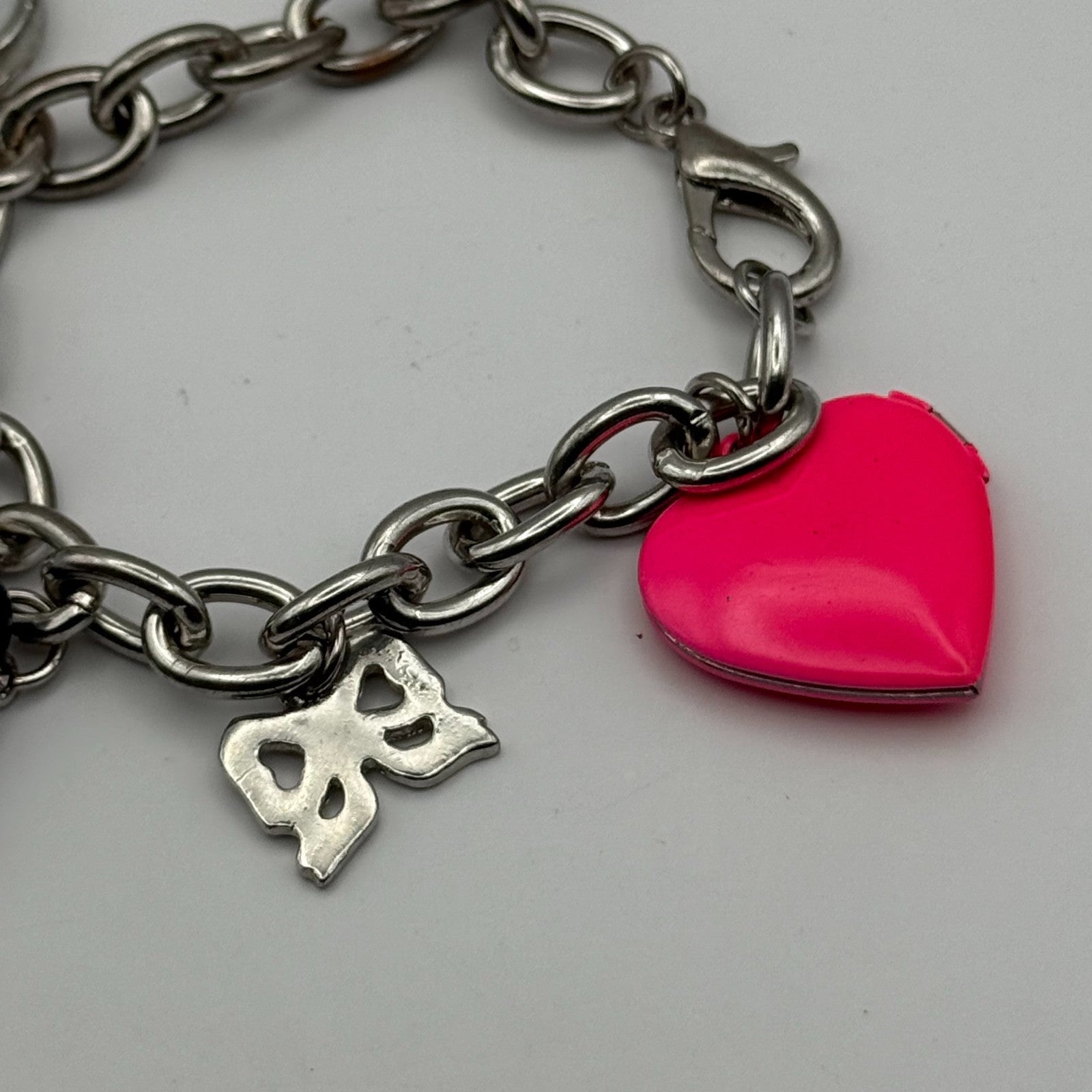 Ladies Quartz Watch Heart Dial Silver Tone Bracelet Stylish Charms Working 28mm