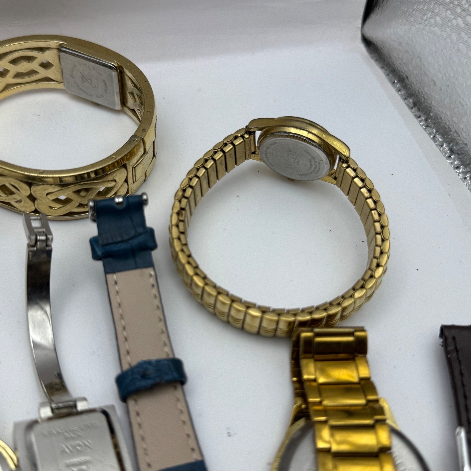 Bundle Of 16 Quartz Watches Modern / Vintage Untested Parts / Repair / Crafts