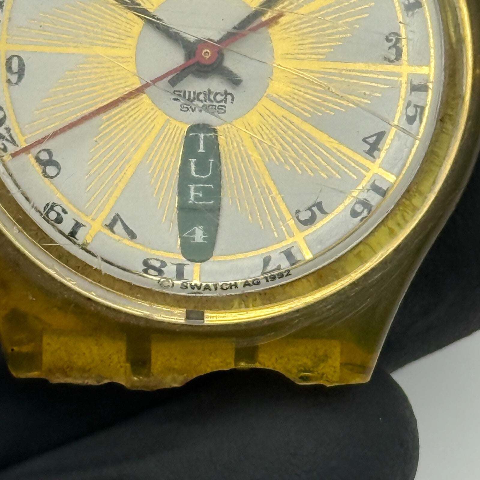 33mm Vintage 1992 Swatch GK707 Day Date Watch UNTESTED PARTS REPAIR