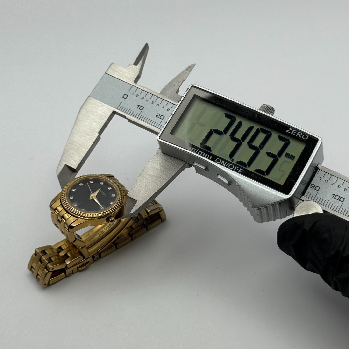 Pulsar Ladies Quartz Watch Crystal Markers Date Gold Tone Bracelet Working 25mm