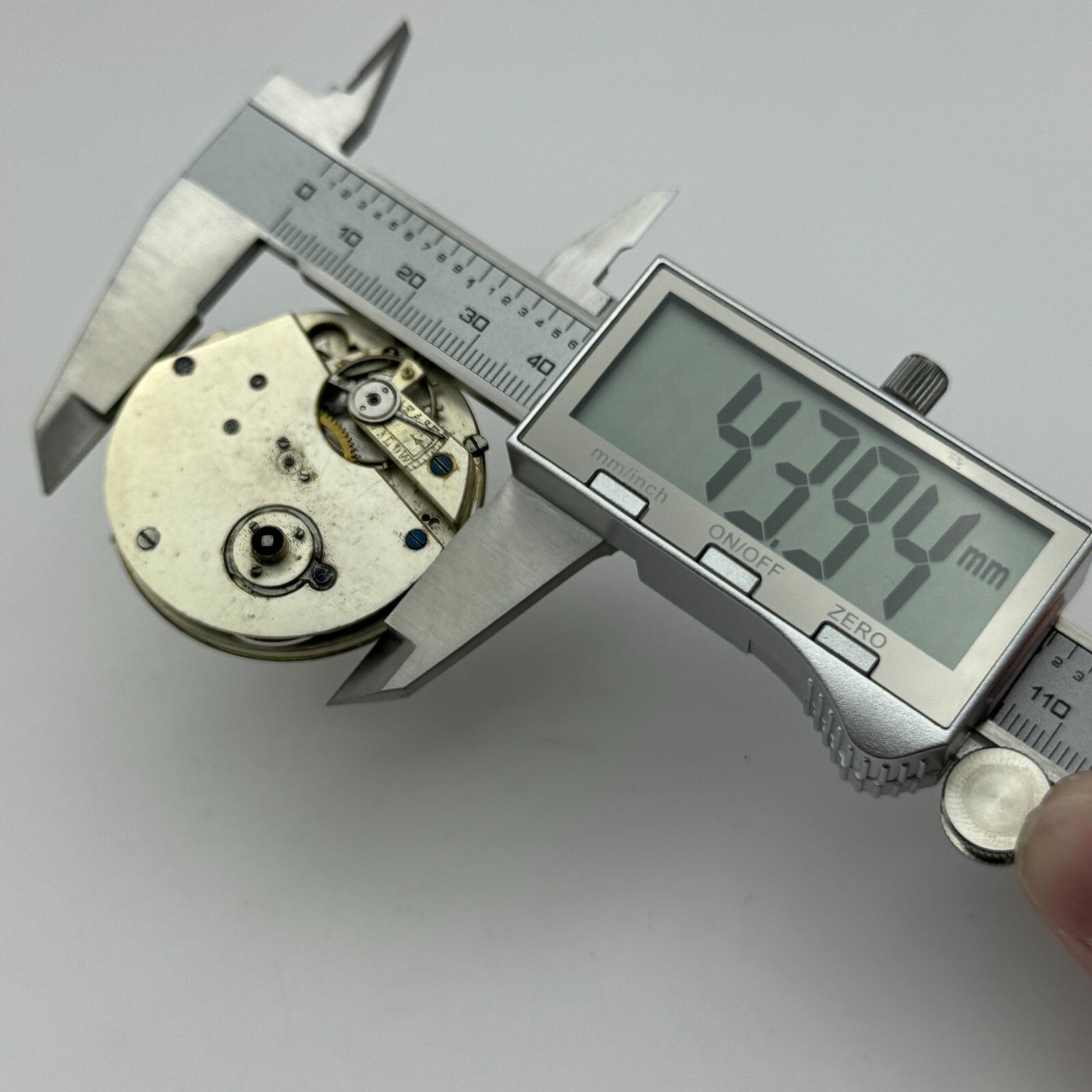 45.3mm Antique Key Wound Balance Intact Pocket Watch Movement PARTS REPAIR SPARE