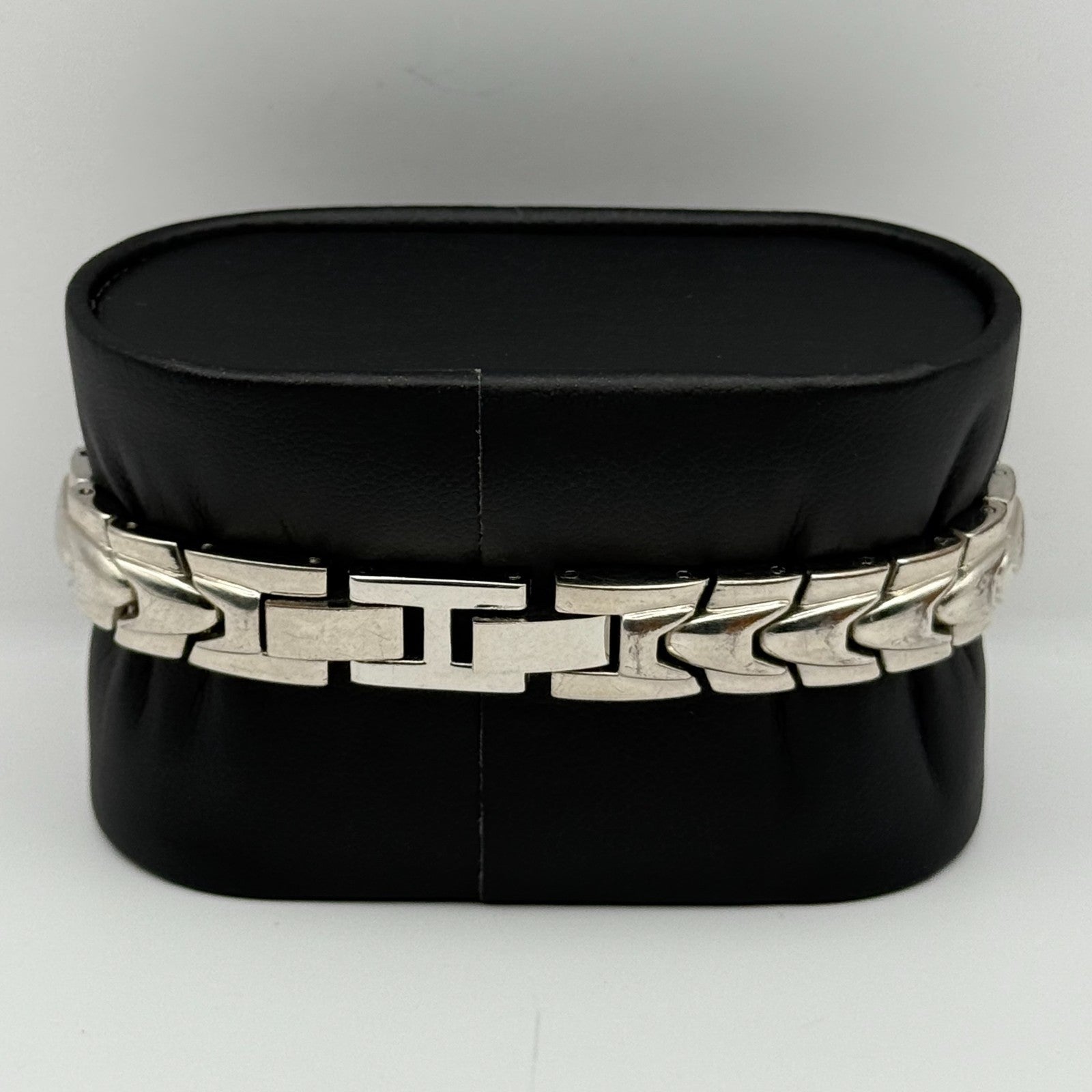 Henley Ladies Quartz Watch White Dial Silver Tone Bracelet Japan Working 21mm