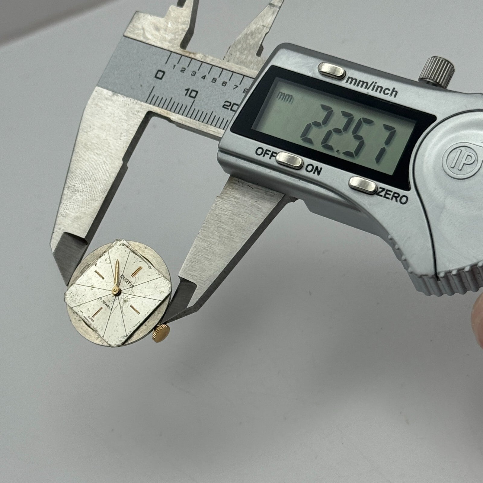 22.5mm Ladies Curtis Felsa F 4022 Manual Wind Watch Movement Swiss Vintage PARTS