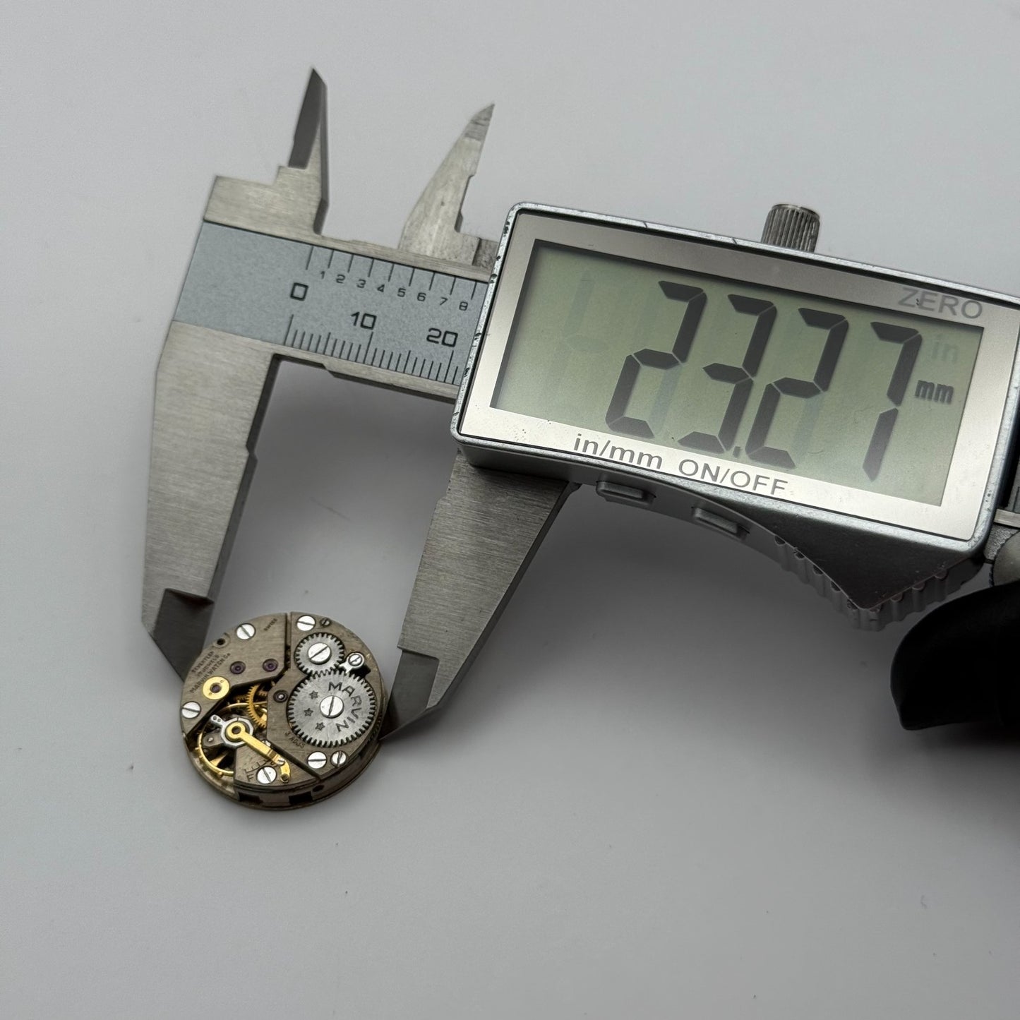 Marvin 17 Jewels Non Magnetic Watch Movement Manual Wind Vintage Parts 23.2mm