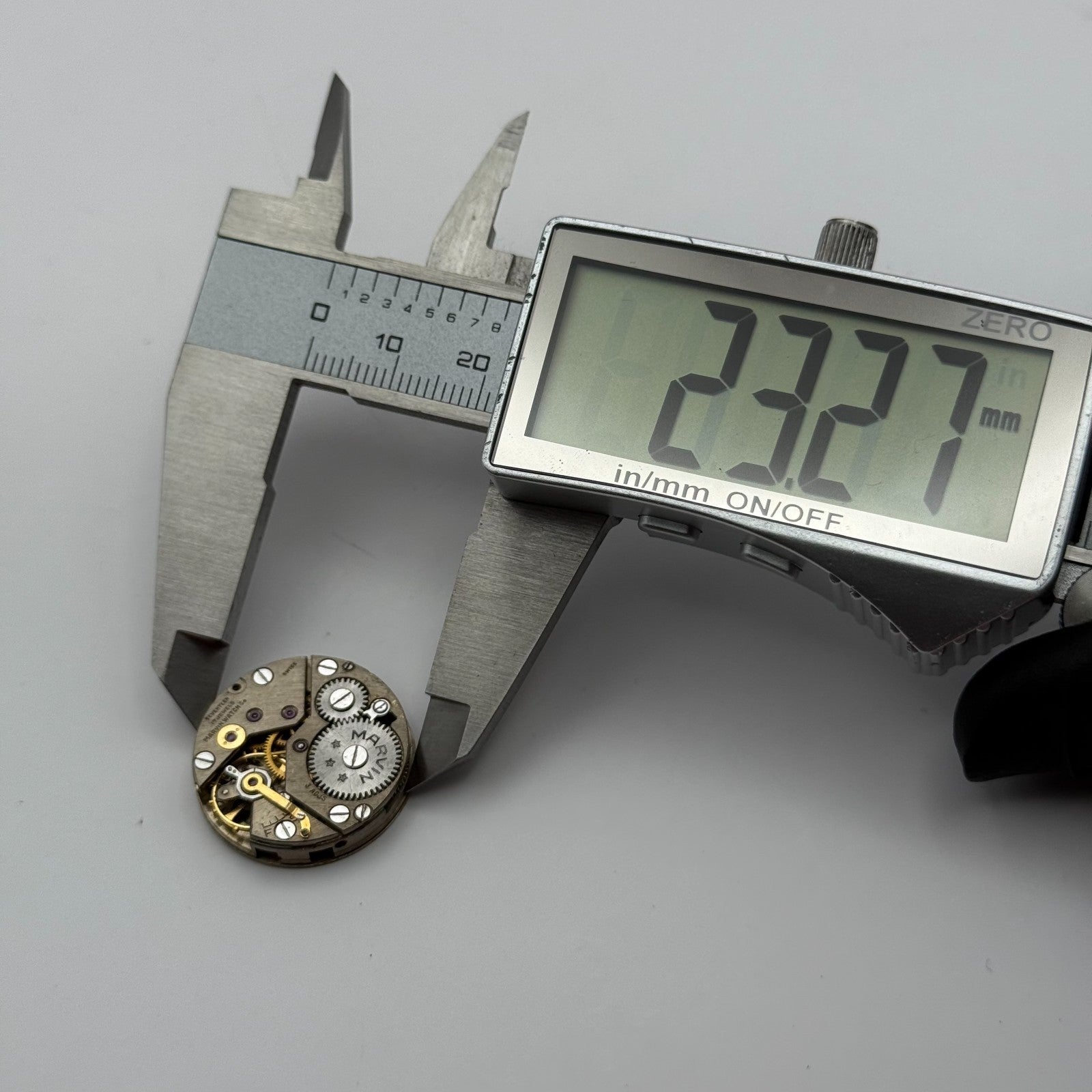 Marvin 17 Jewels Non Magnetic Watch Movement Manual Wind Vintage Parts 23.2mm