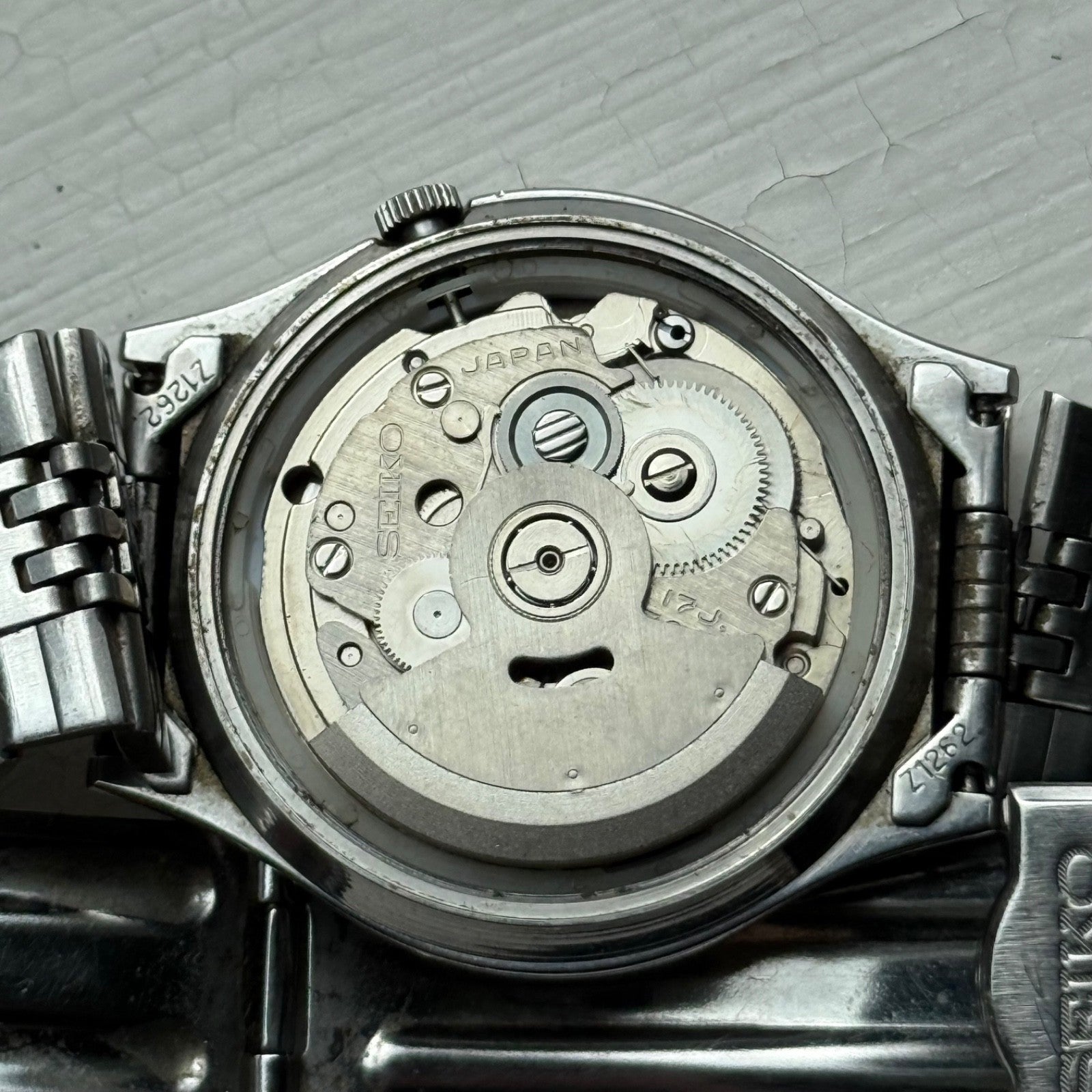 Men's Vintage Seiko 5 Watch Automatic Day Date 7009-3050 Bracelet 36mm To Repair