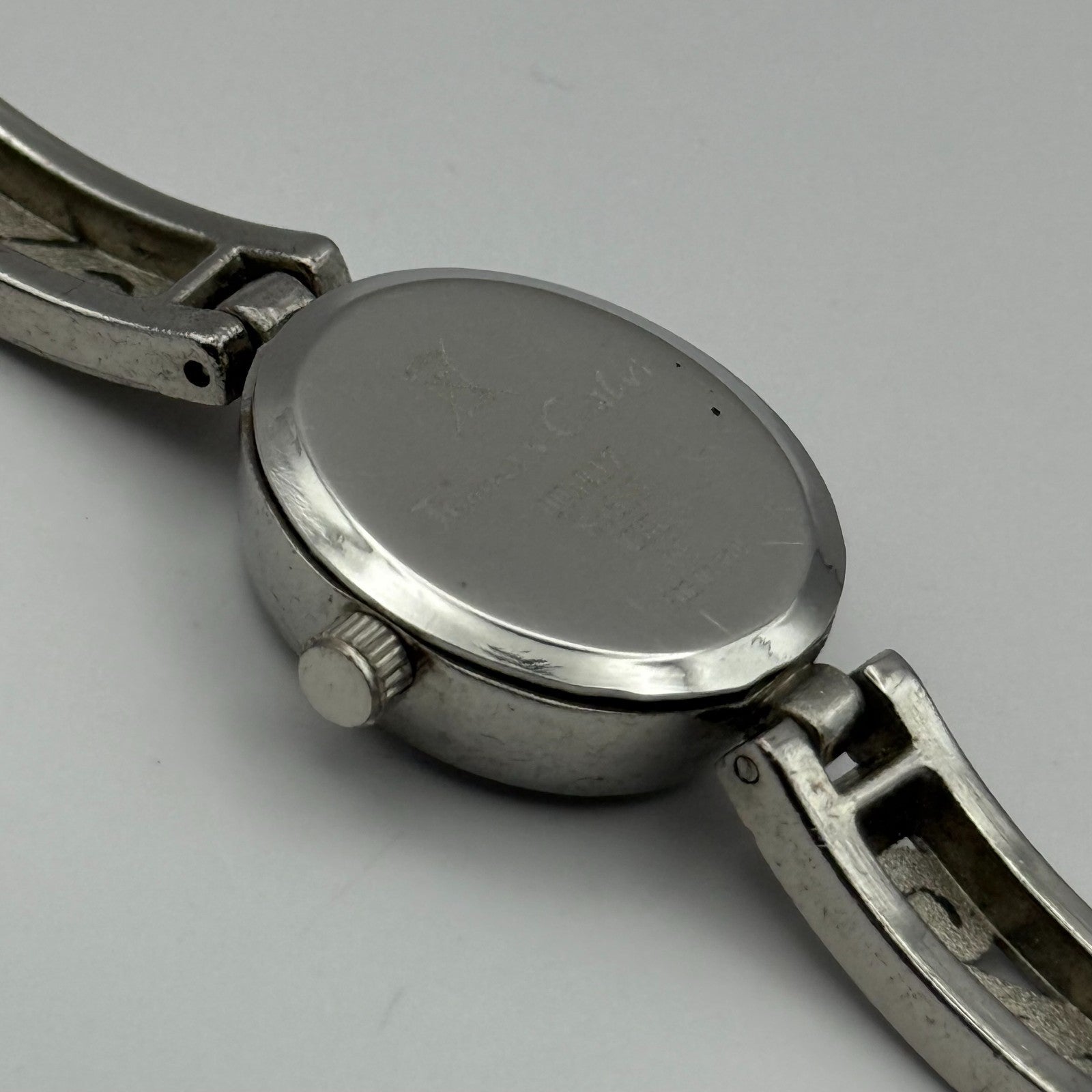 Thomas Calvi Ladies Quartz Watch Oval Dial Silver Tone Bracelet Working 21mm