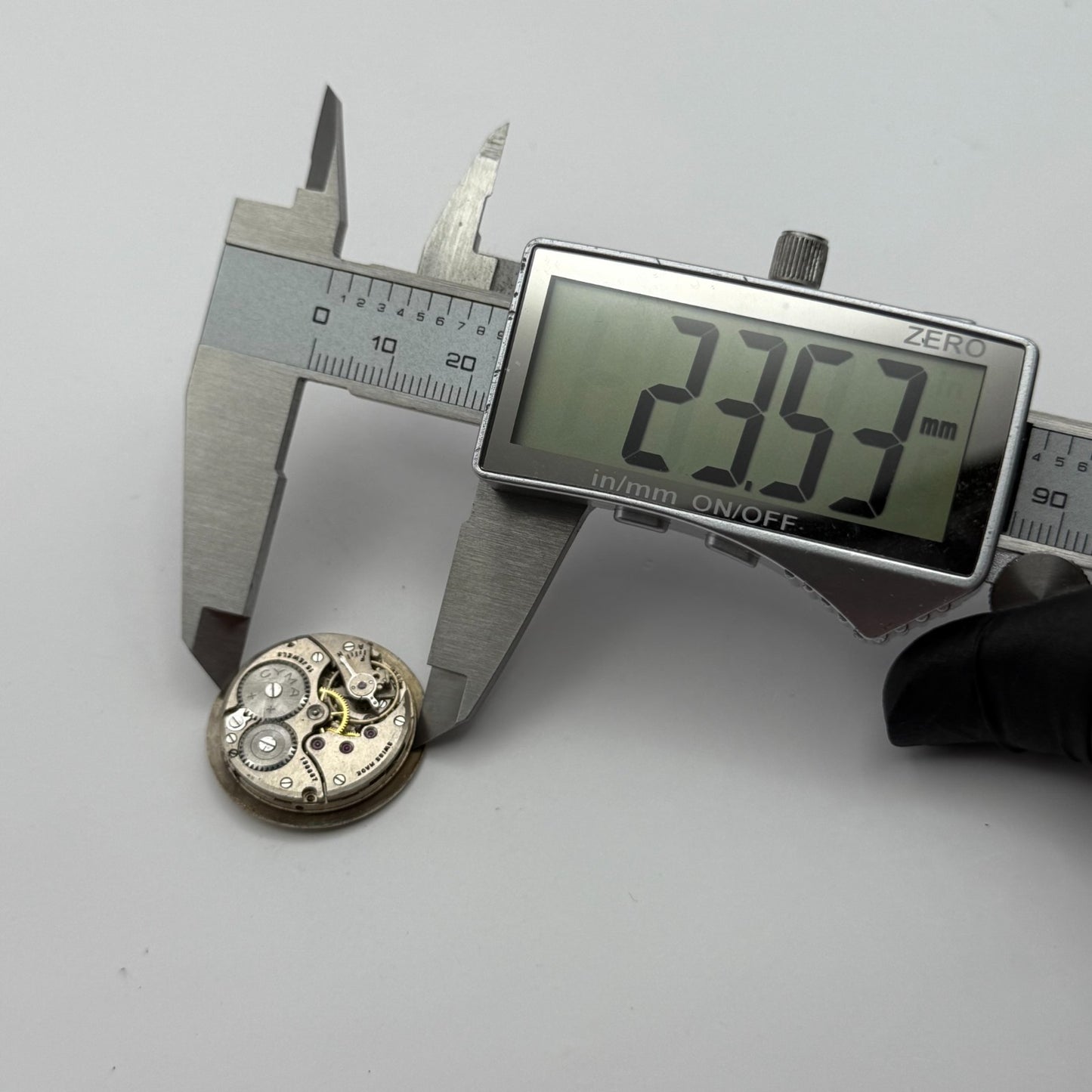 Cyma 162 Watch Movement Manual Wind Vintage Swiss 15 Jewels Parts Repair 23.5mm