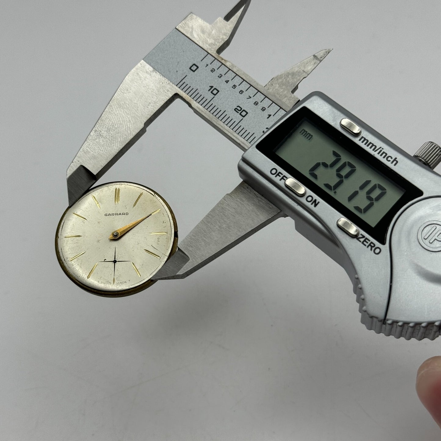 31mm Garrard ETA 1120 Balance Ok Manual Wind Watch Movement Swiss Vintage PARTS