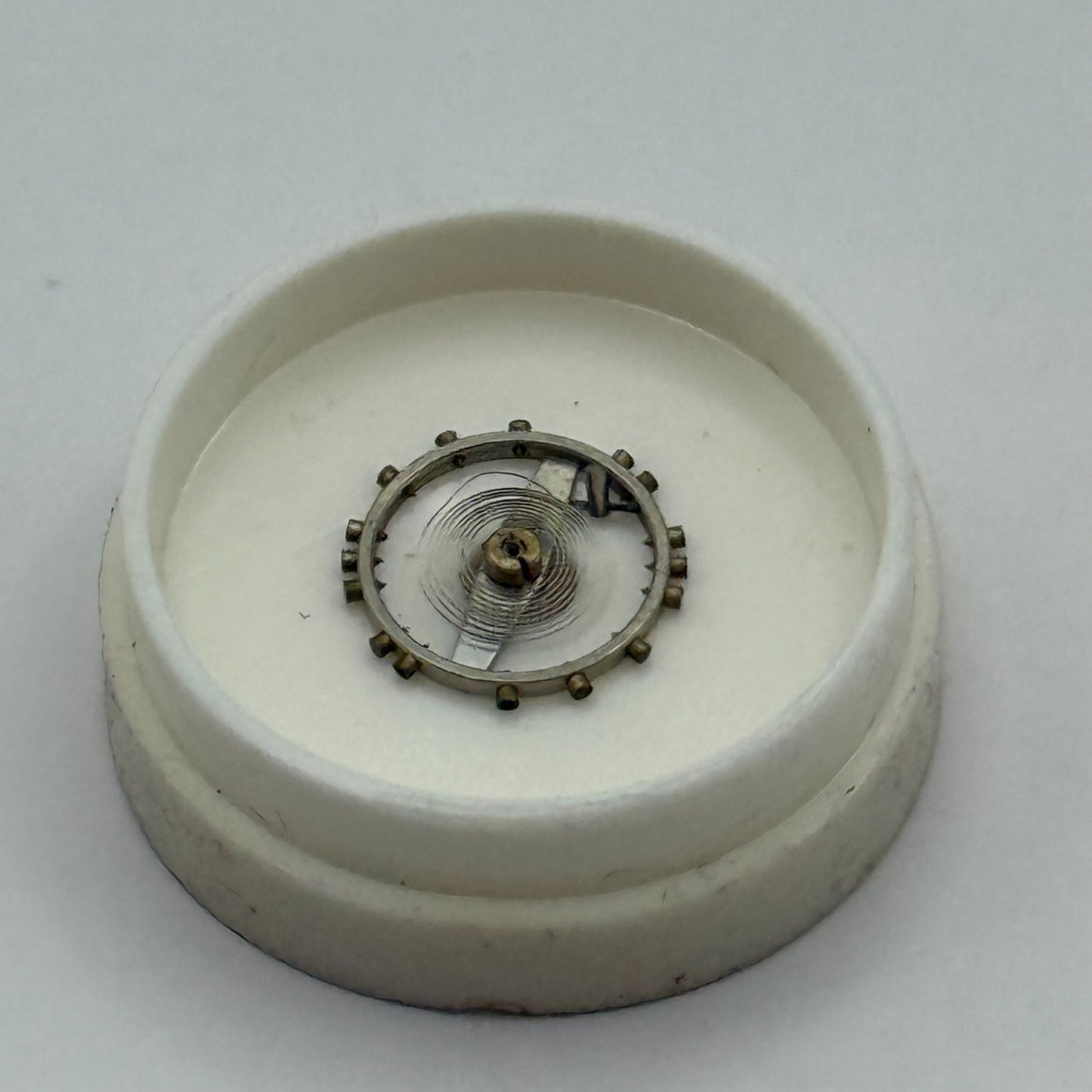 HP 25 Balance Complete 5 1/4''' Renata 38 M Watch Movement Parts Vintage DAMAGED