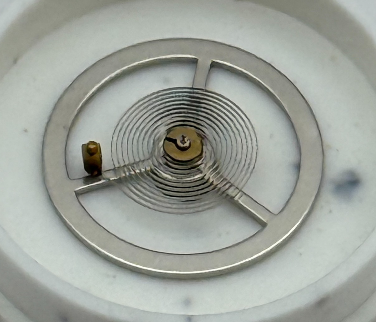 Brac 500 Balance Wheel Complete And Spring  696 Watch Movement Parts NOS