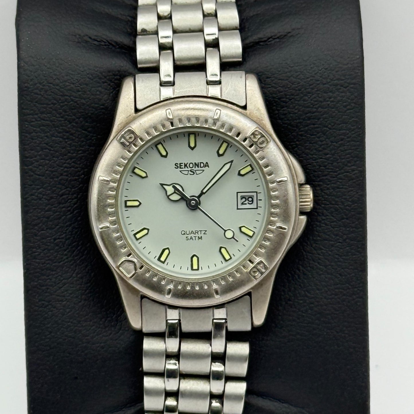 Sekonda Ladies Quartz Watch Date Dial Silver Tone Bracelet Working 28mm