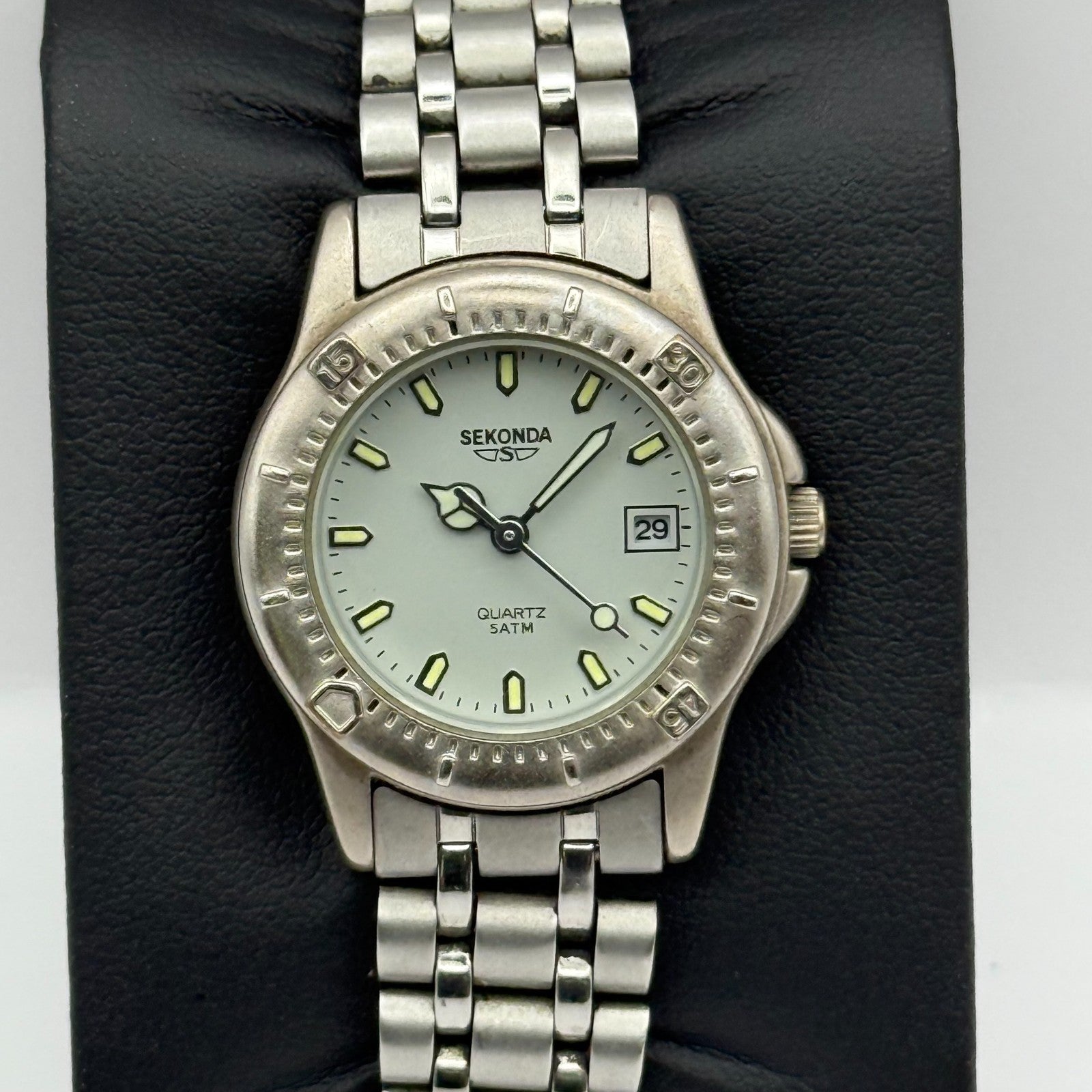 Sekonda Ladies Quartz Watch Date Dial Silver Tone Bracelet Working 28mm