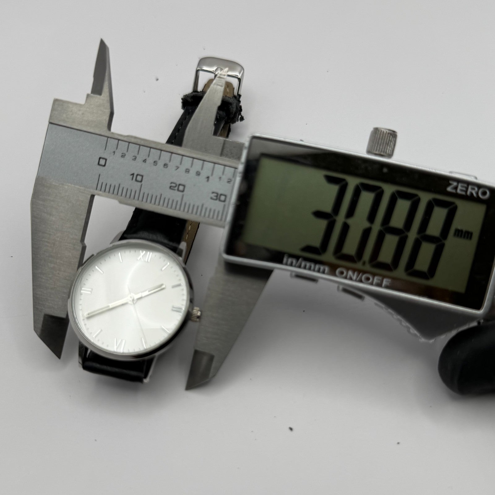 Lowrys Arm Ladies Quartz Watch White Dial Black Strap Japan Working 28mm