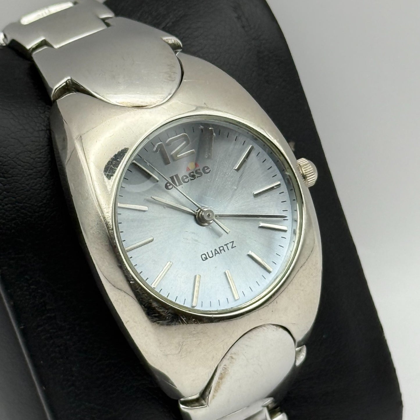 Ellesse Ladies Quartz Watch Silver Tone Bracelet Steel Japan Working 28mm