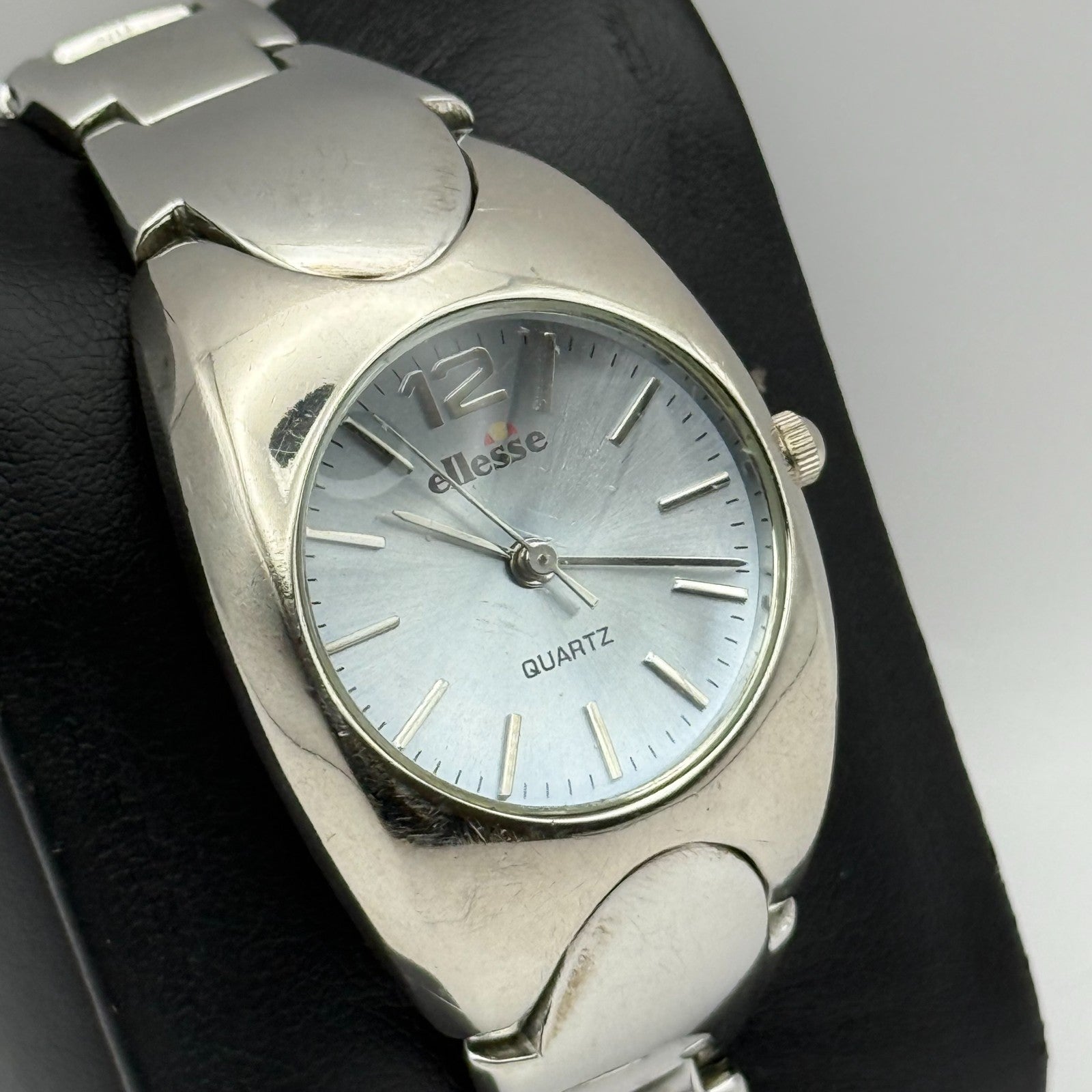 Ellesse Ladies Quartz Watch Silver Tone Bracelet Steel Japan Working 28mm