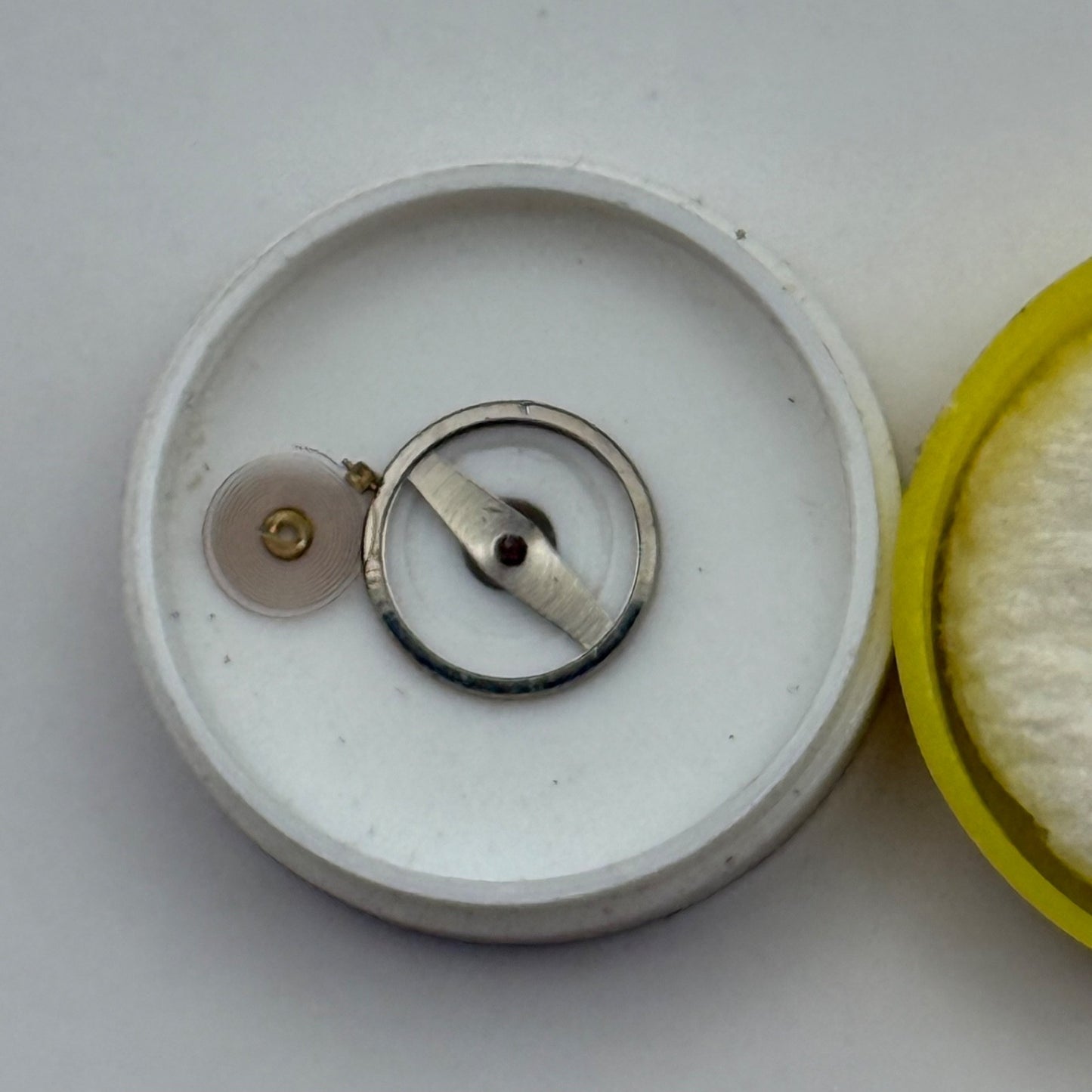 BRAC 2021 2051 Balance Complete Renata 69 M Watch Movement Parts Vintage