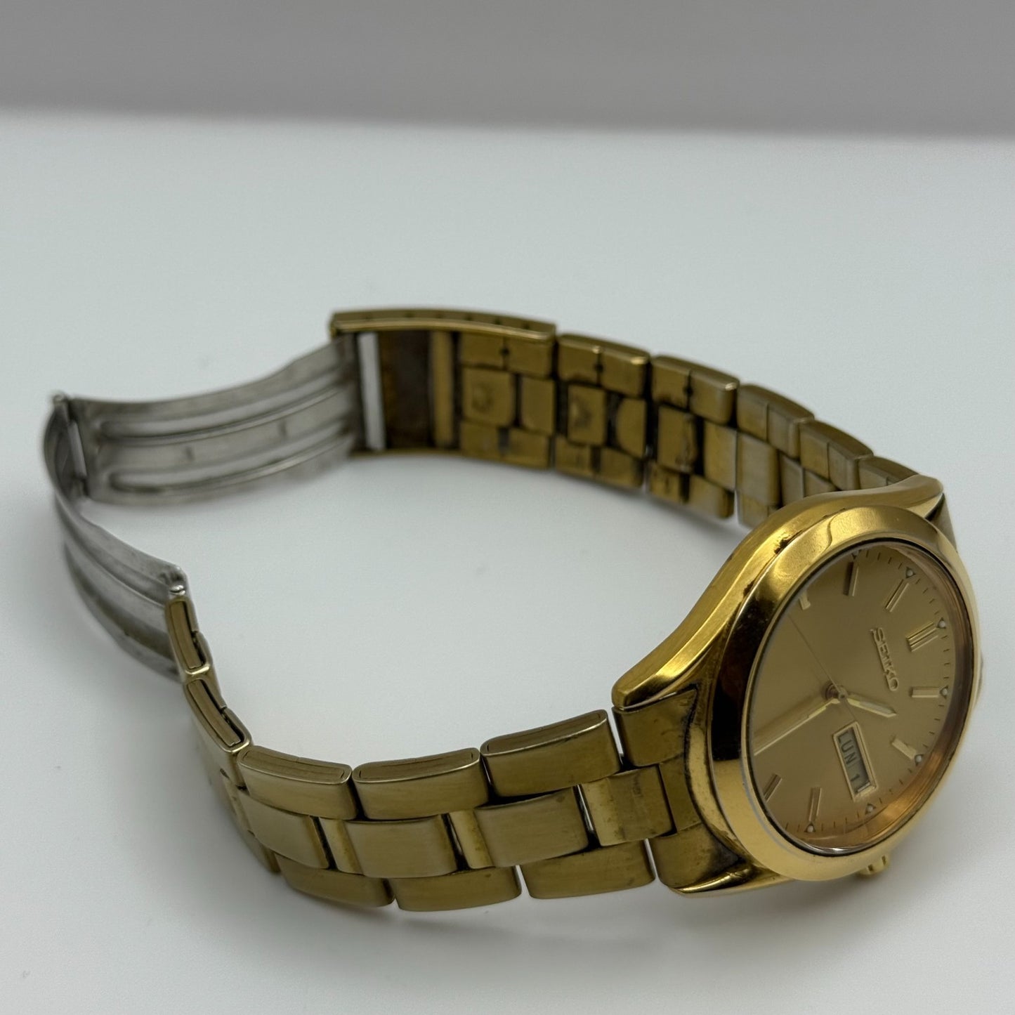 Seiko Mens Quartz Watch 7N43-9070 Gold Tone Bracelet Japan 36mm PARTS REPAIR