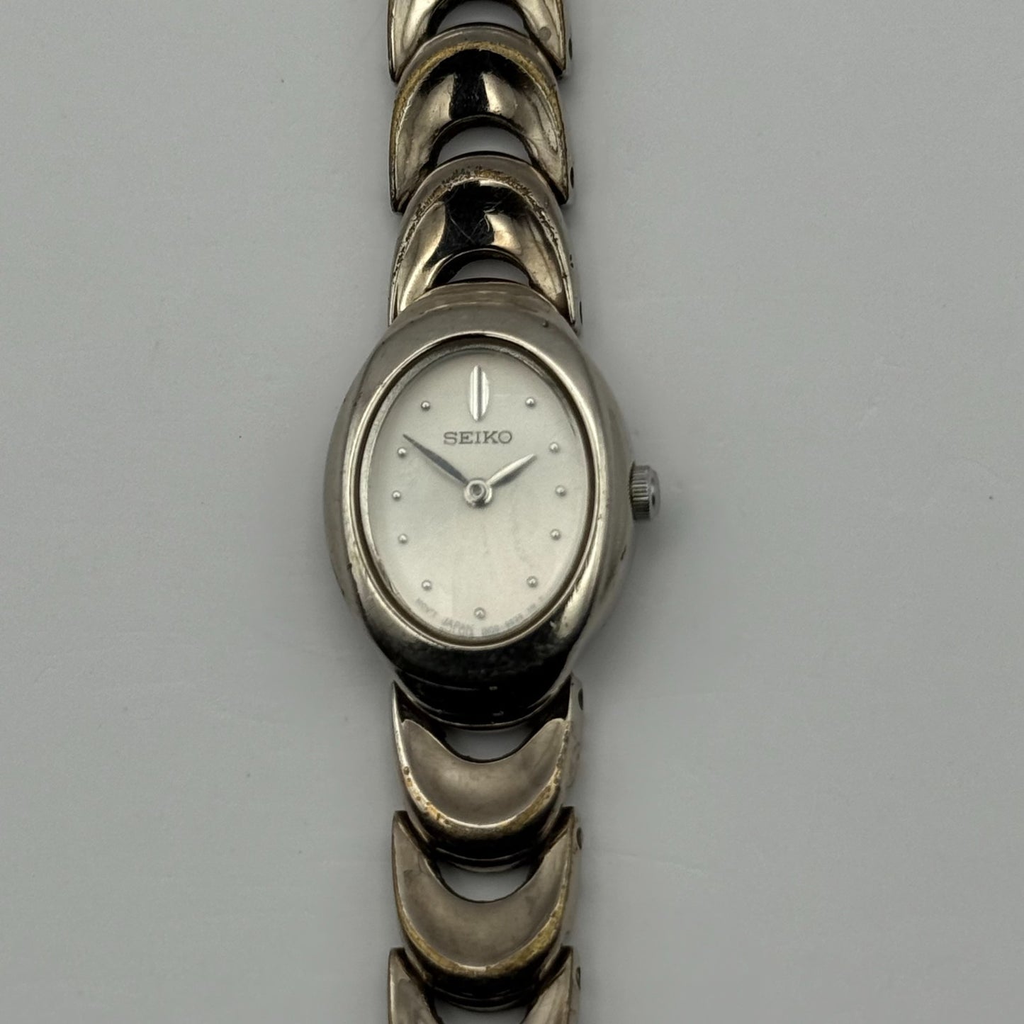 Seiko Ladies Quartz Watch Oval Dial Silver Tone Bracelet Japan Working 16mm