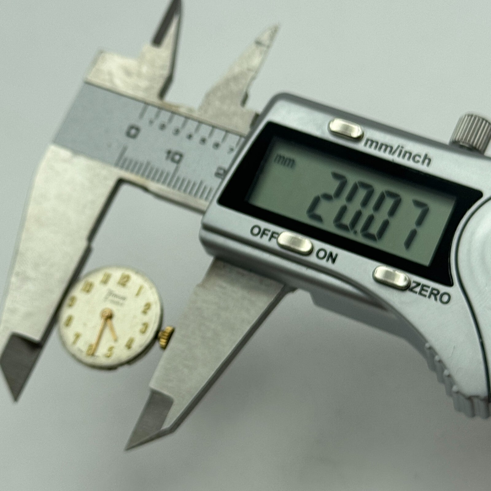 17.5mm Ladies Timor Felsa F 4022 Manual Wind Watch Movement Swiss Vintage PARTS