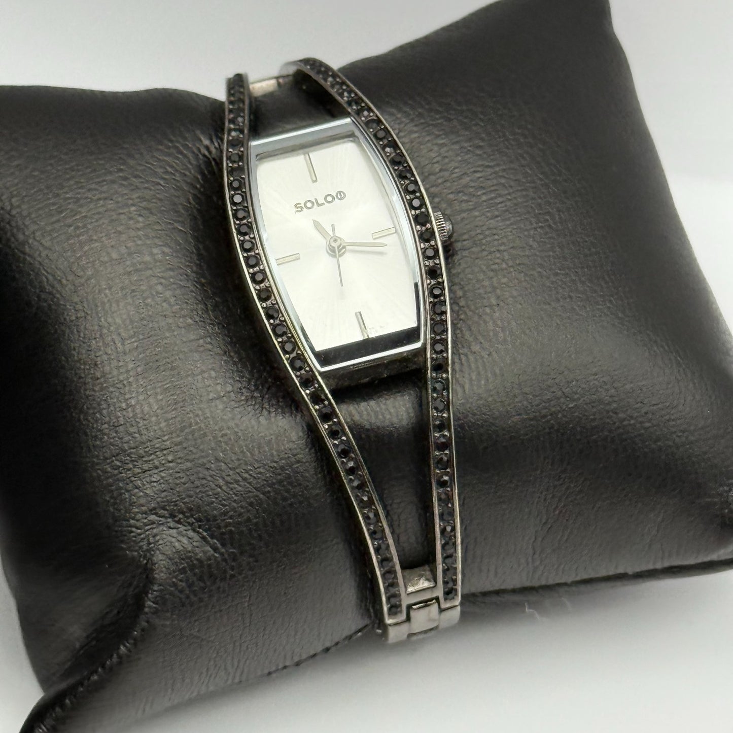 Solo Ladies Quartz Watch Silver Dial Crystal Accents Bracelet Working 20mm