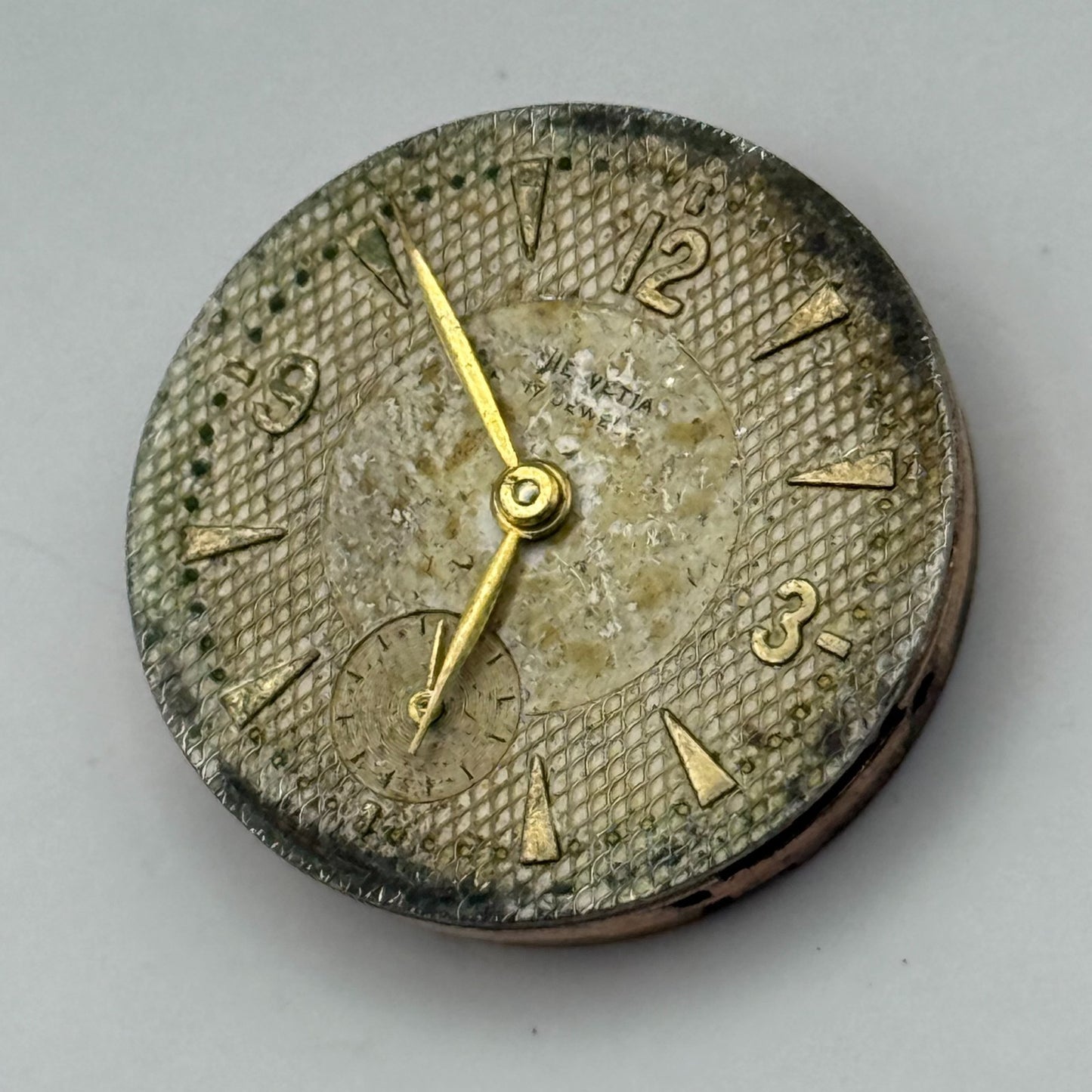 Helvetia 82C Watch Movement Manual Wind Vintage Swiss 17 Jewels Parts 23.1mm