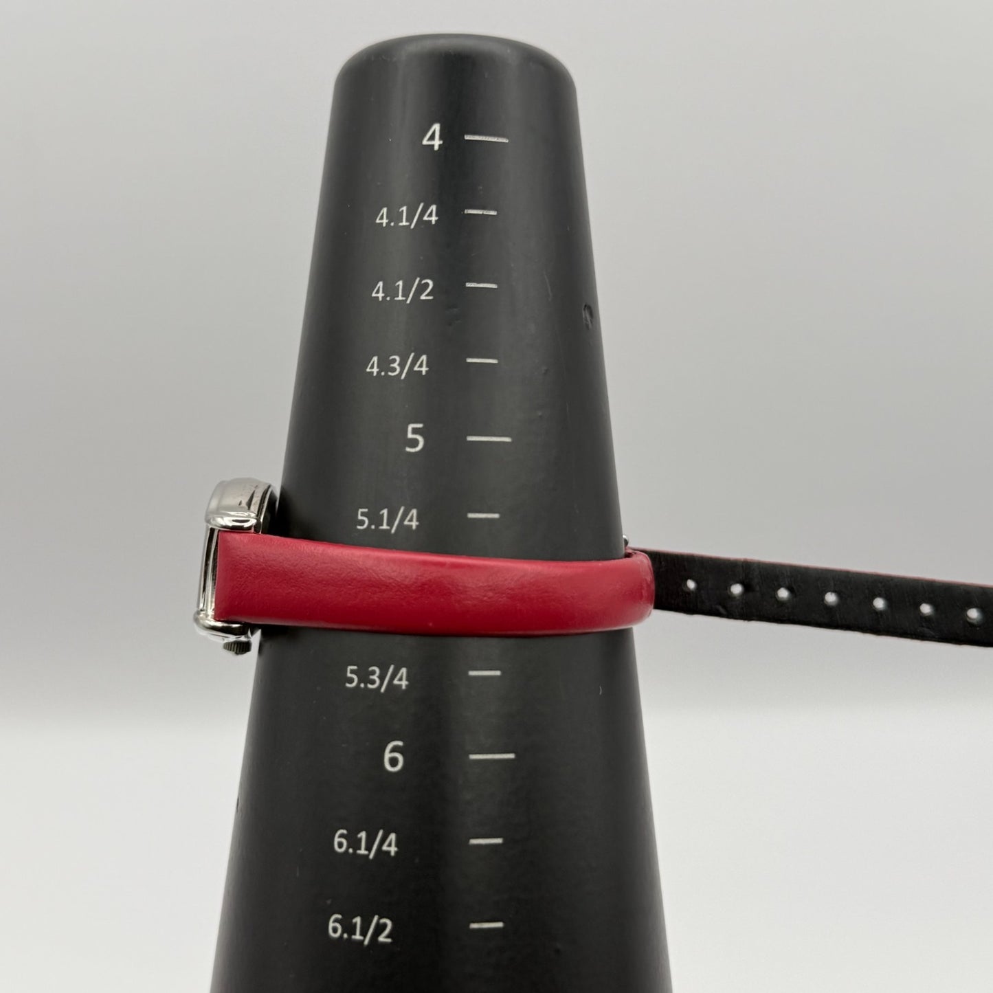 Avon Ladies Quartz Watch Mother of Pearl Dial Red Leather Strap Working 20mm