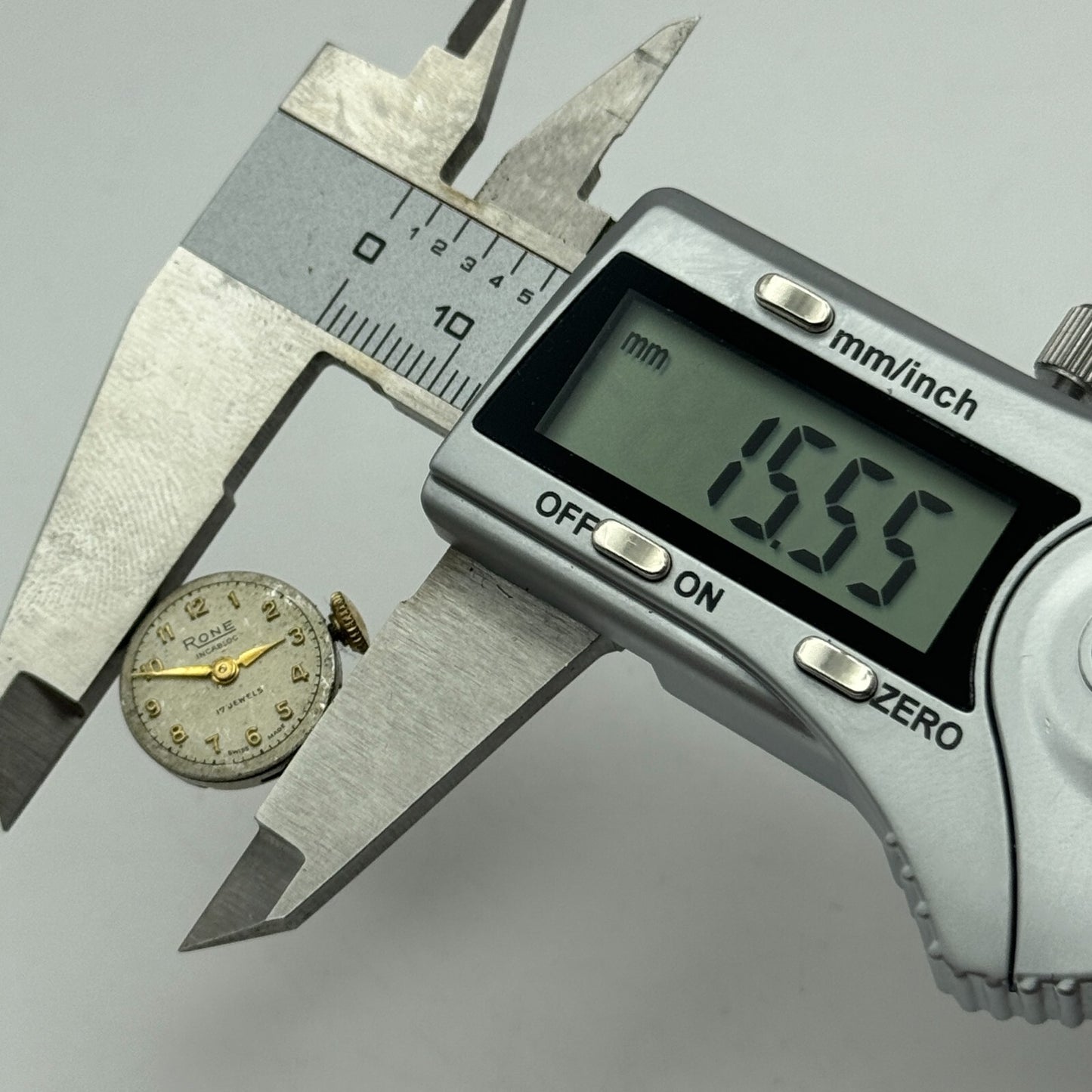 15.5mm Ladies Rone 675 ETA 2410 Manual Wind Watch Movement Swiss Vintage PARTS
