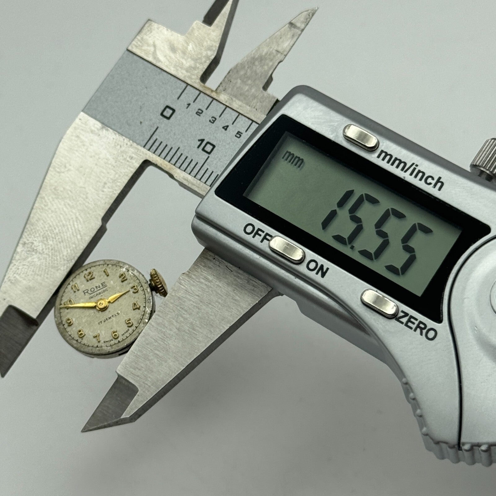 15.5mm Ladies Rone 675 ETA 2410 Manual Wind Watch Movement Swiss Vintage PARTS