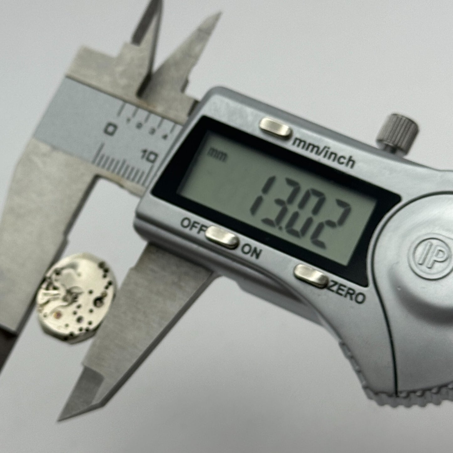 13mm Ladies FEF 6632 Swiss Manual Wind Watch Movement Vintage PARTS SPARES