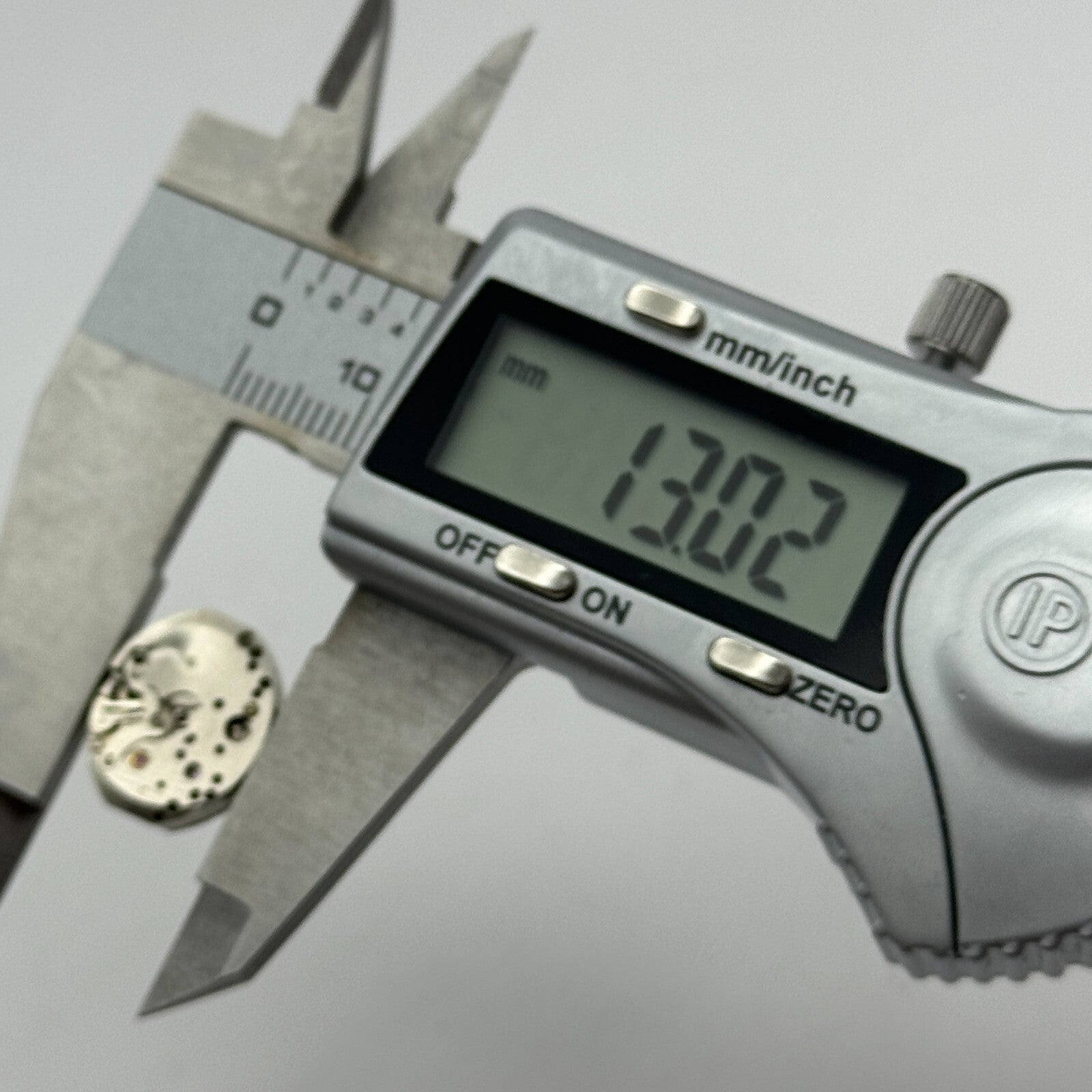 13mm Ladies FEF 6632 Swiss Manual Wind Watch Movement Vintage PARTS SPARES