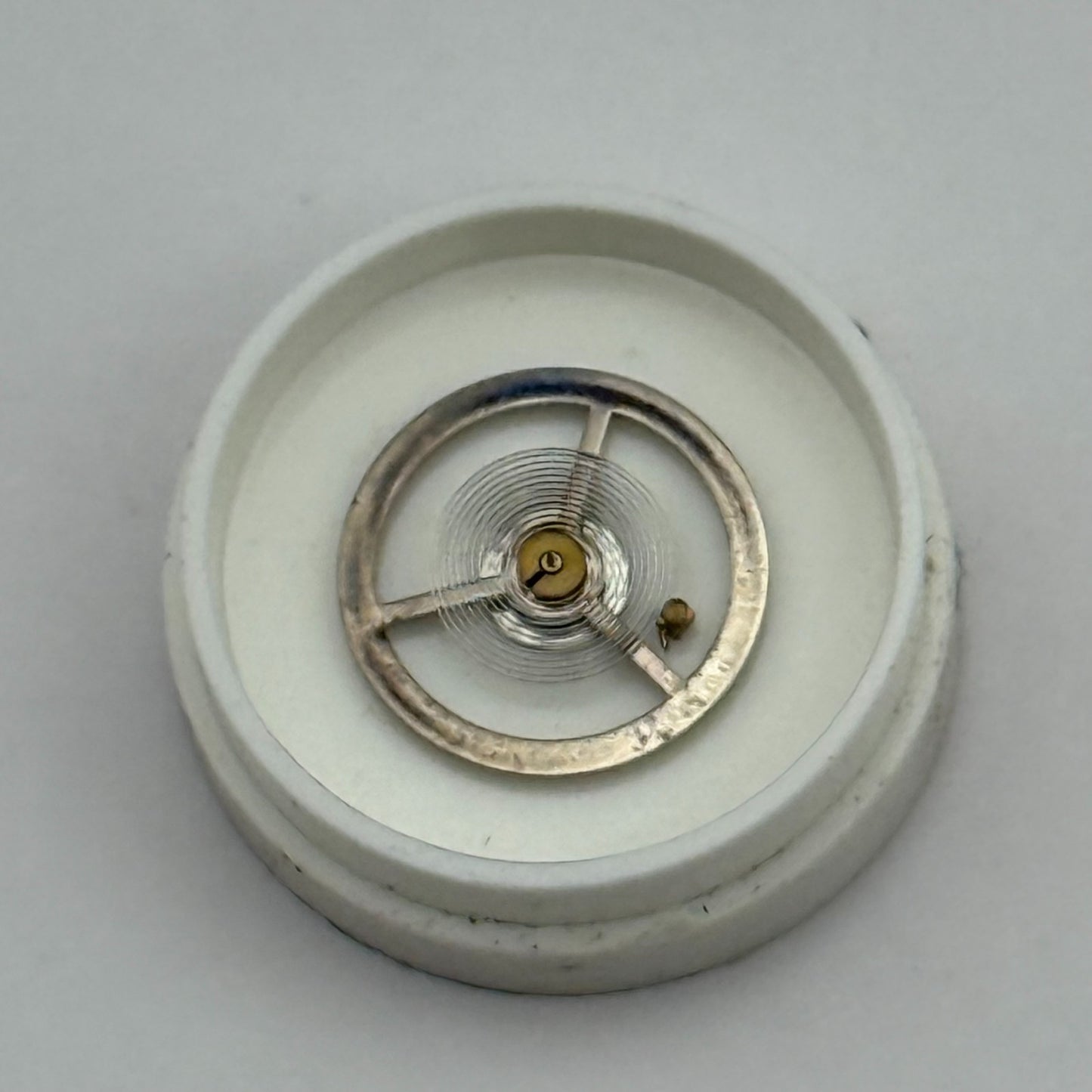 Brac 190 Balance Wheel Complete And Spring Renata 985 Watch Movement Parts NOS 