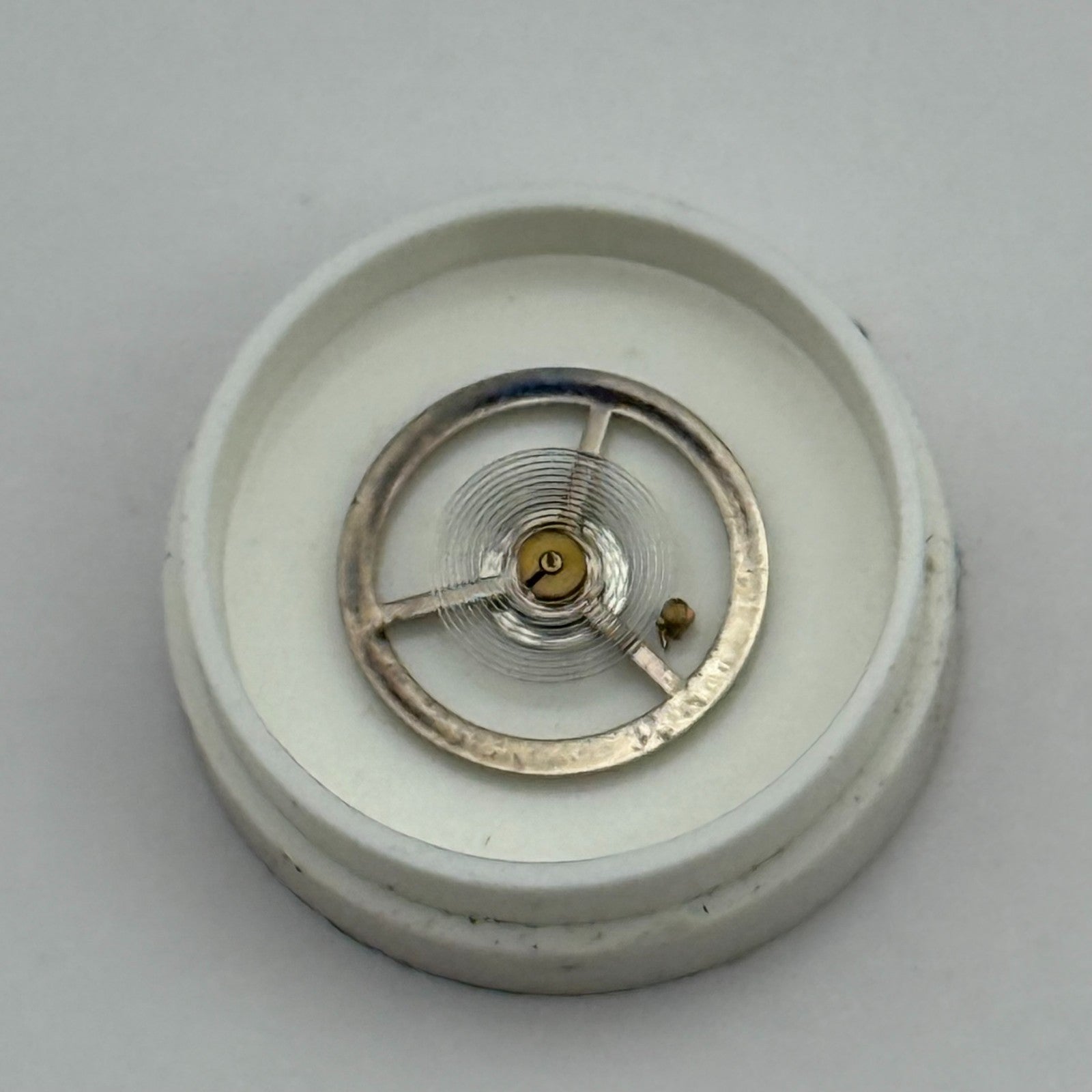 Brac 190 Balance Wheel Complete And Spring Renata 985 Watch Movement Parts NOS 