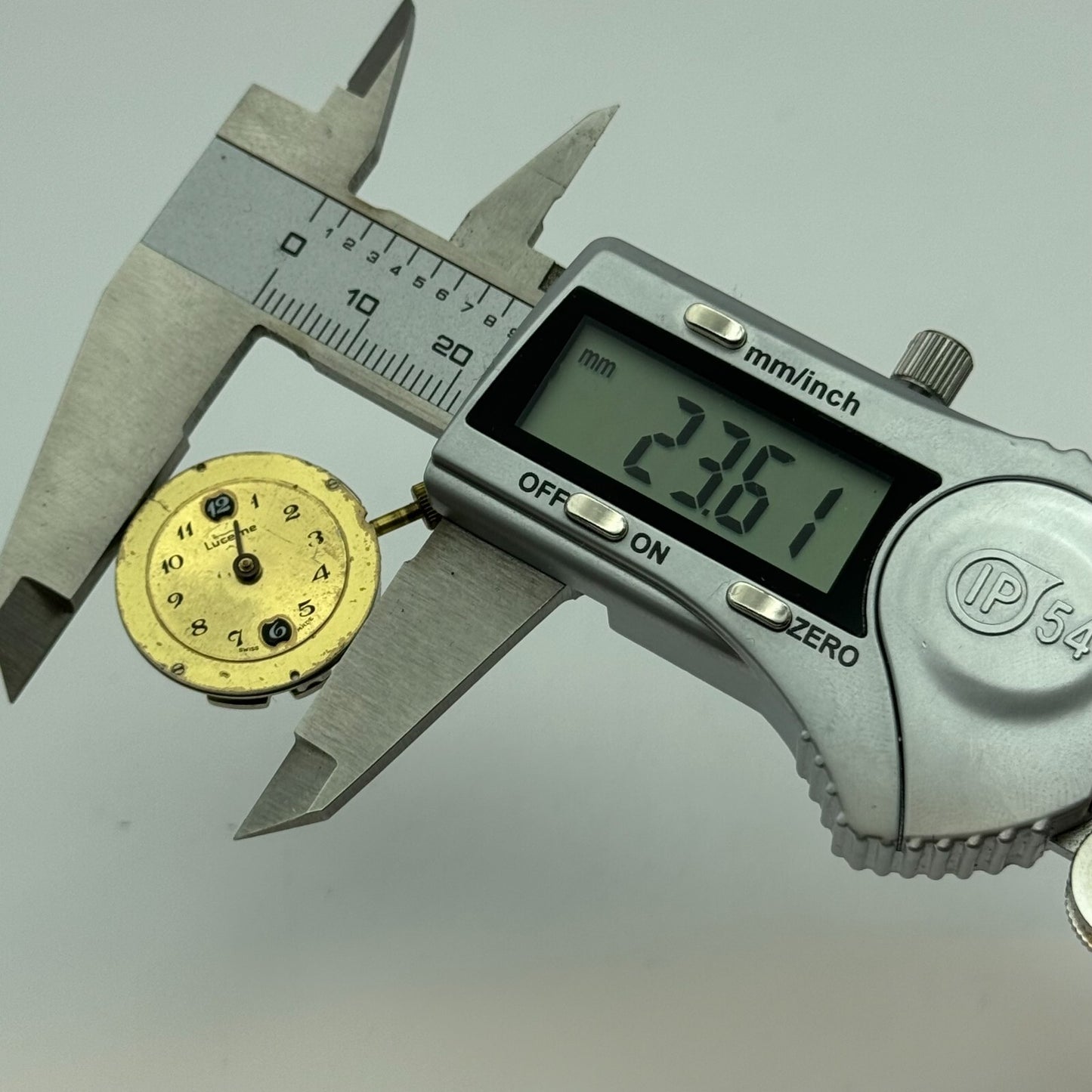 23.6mm Lucerne Basis Watch ZZ Manual Wind Swiss Watch Movement Vintage PARTS