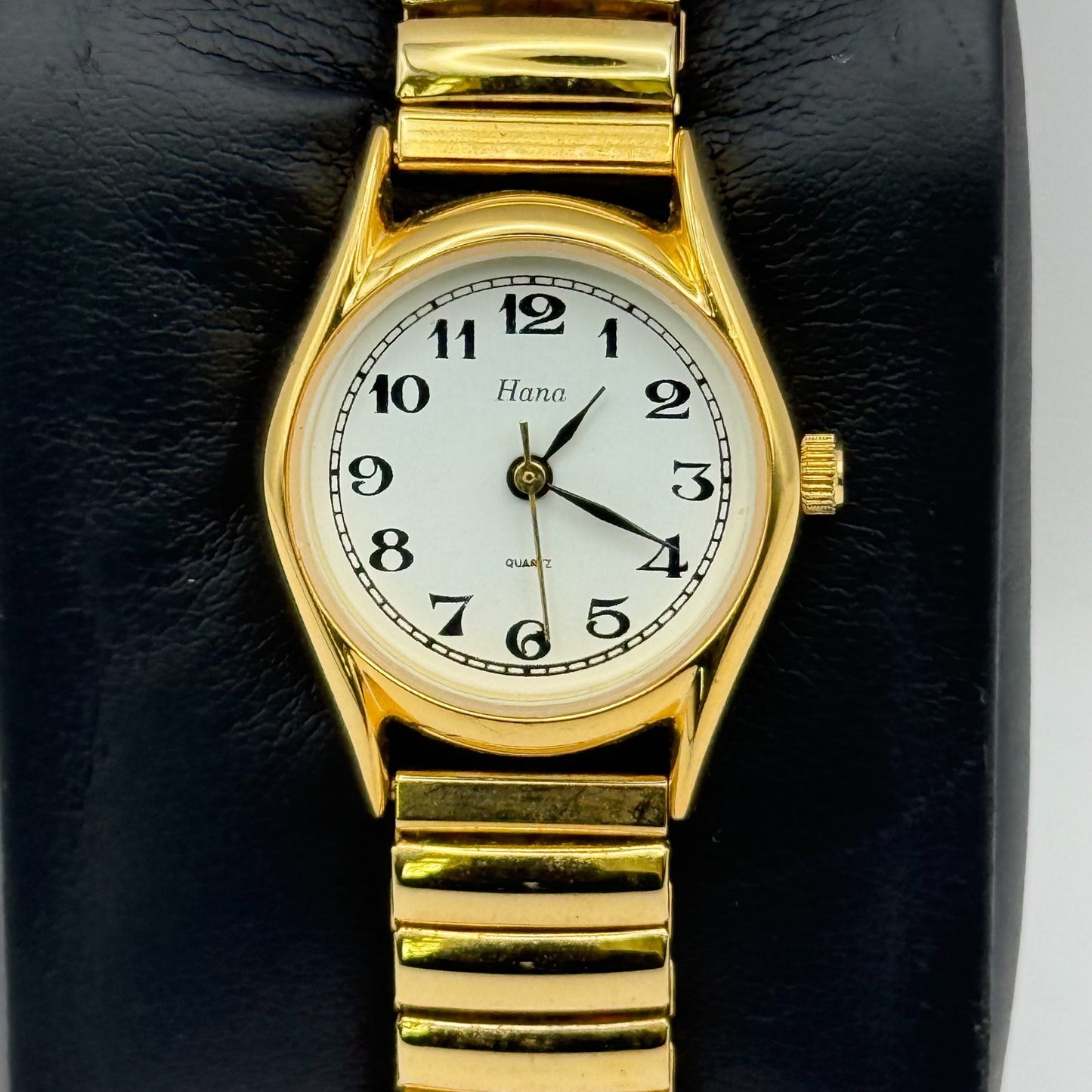 Hana Ladies Quartz Watch White Dial Gold Tone Expandable Band Steel Working 23mm