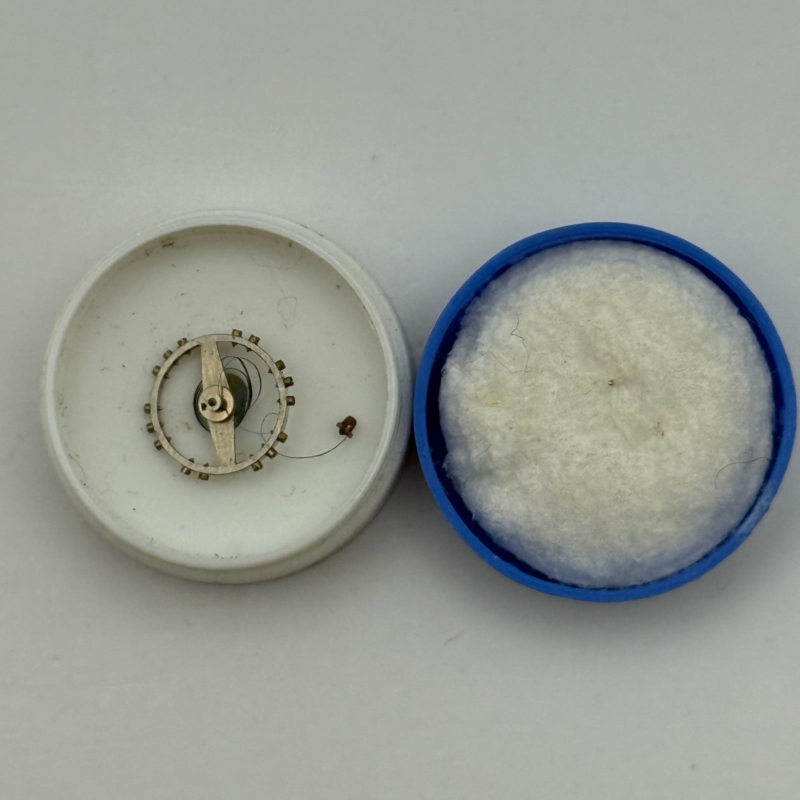 Busep 5 Balance Complete 5 1/4''' Renata 73 Watch Movement Parts Vintage DAMAGED