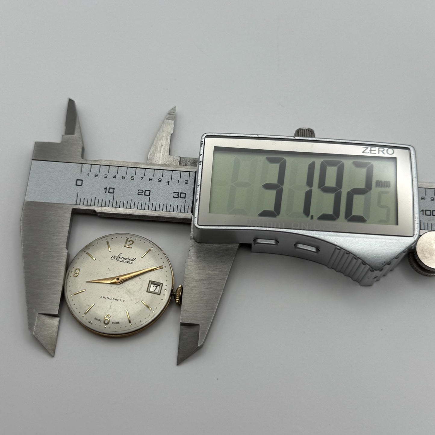 ETA 2409 Watch Movement Accurist Manual Wind Vintage Swiss Parts Repair 29.4mm